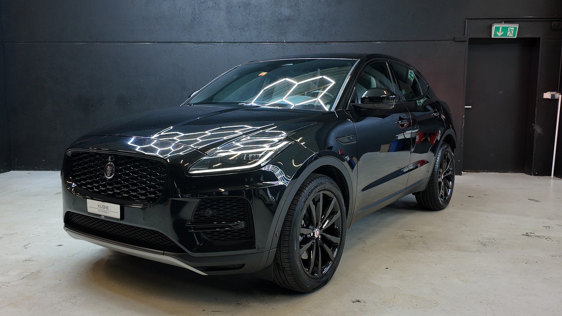 JAGUAR E-Pace 2.0 P200 AWD-showroom-element-1