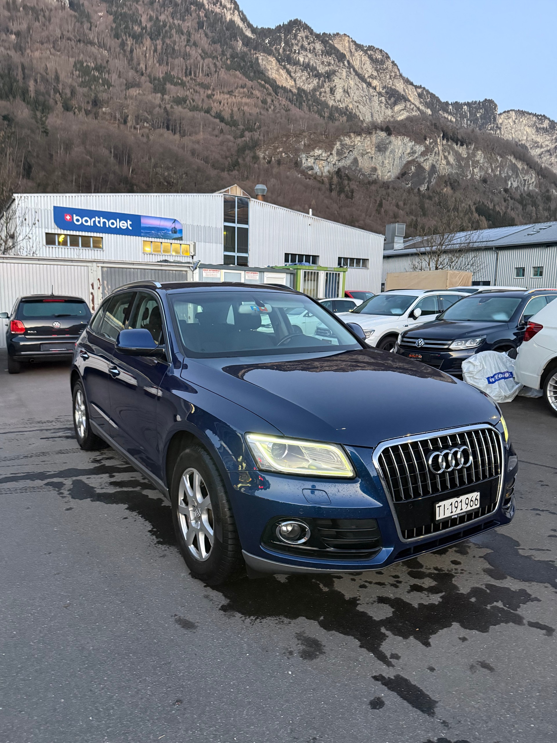 AUDI Q5 2.0 TDI-showroom-element-2