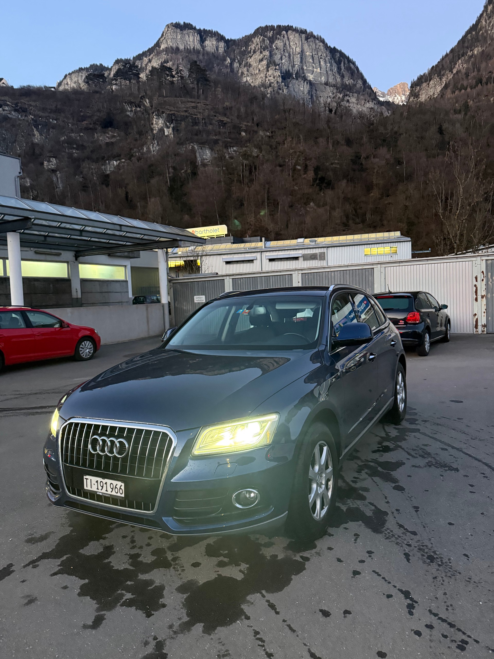 AUDI Q5 2.0 TDI-showroom-element-3