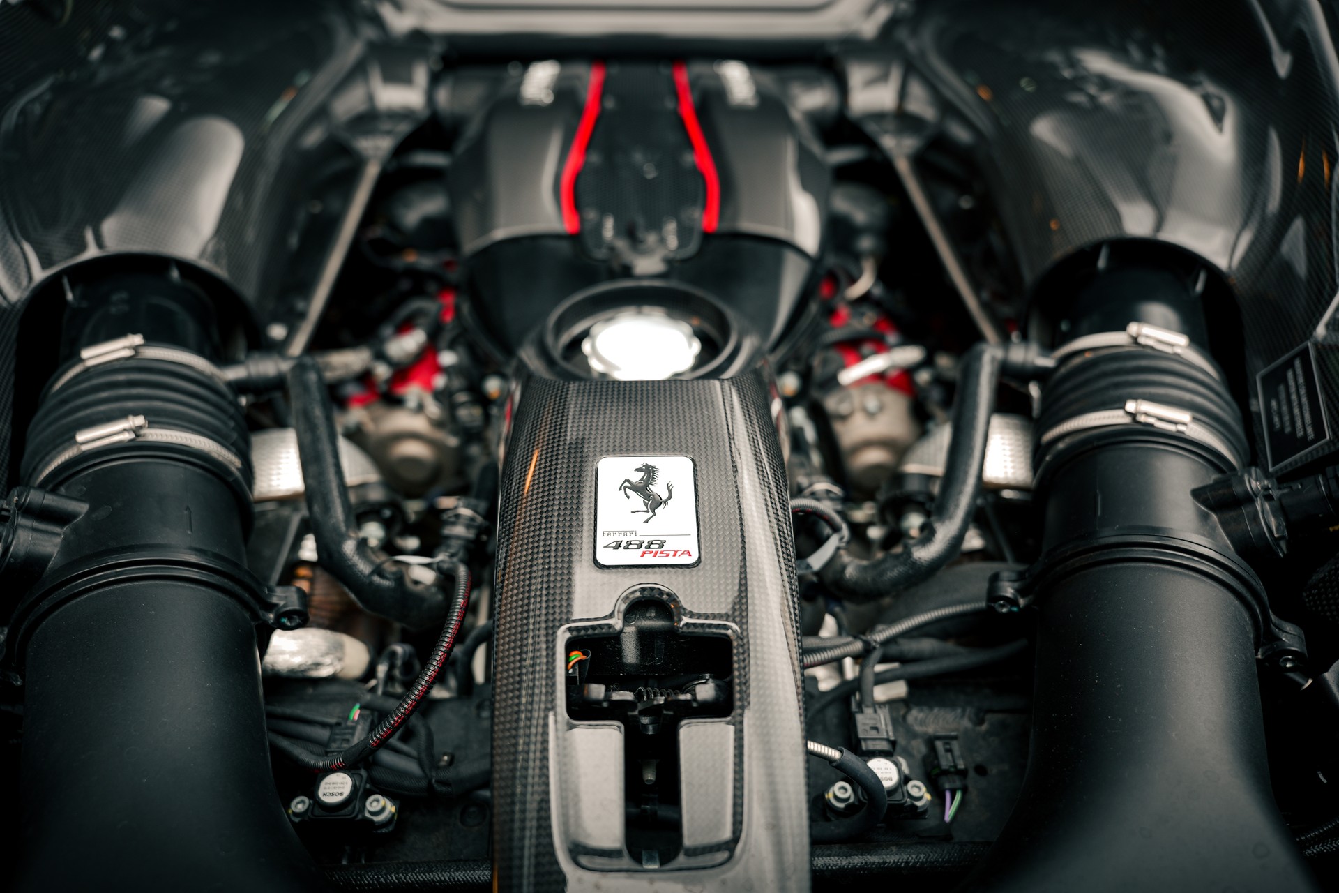 FERRARI 488 Pista 3.9 V8-image-13
