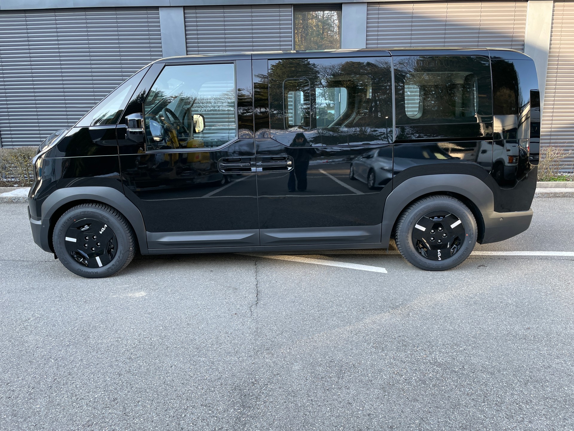 KIA PV5 71.2 kWh Elite-showroom-element-1