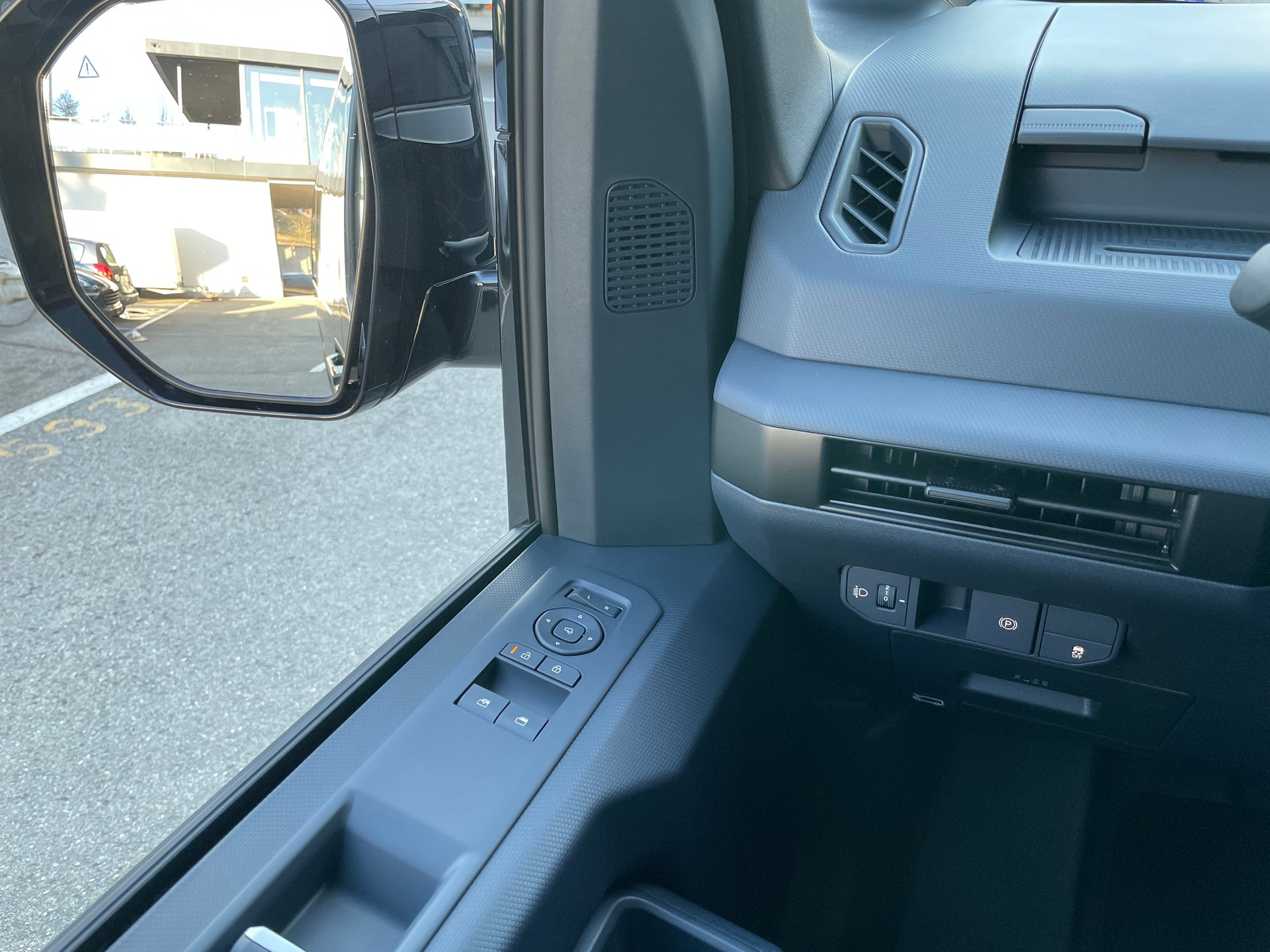 KIA PV5 71.2 kWh Elite-image-24