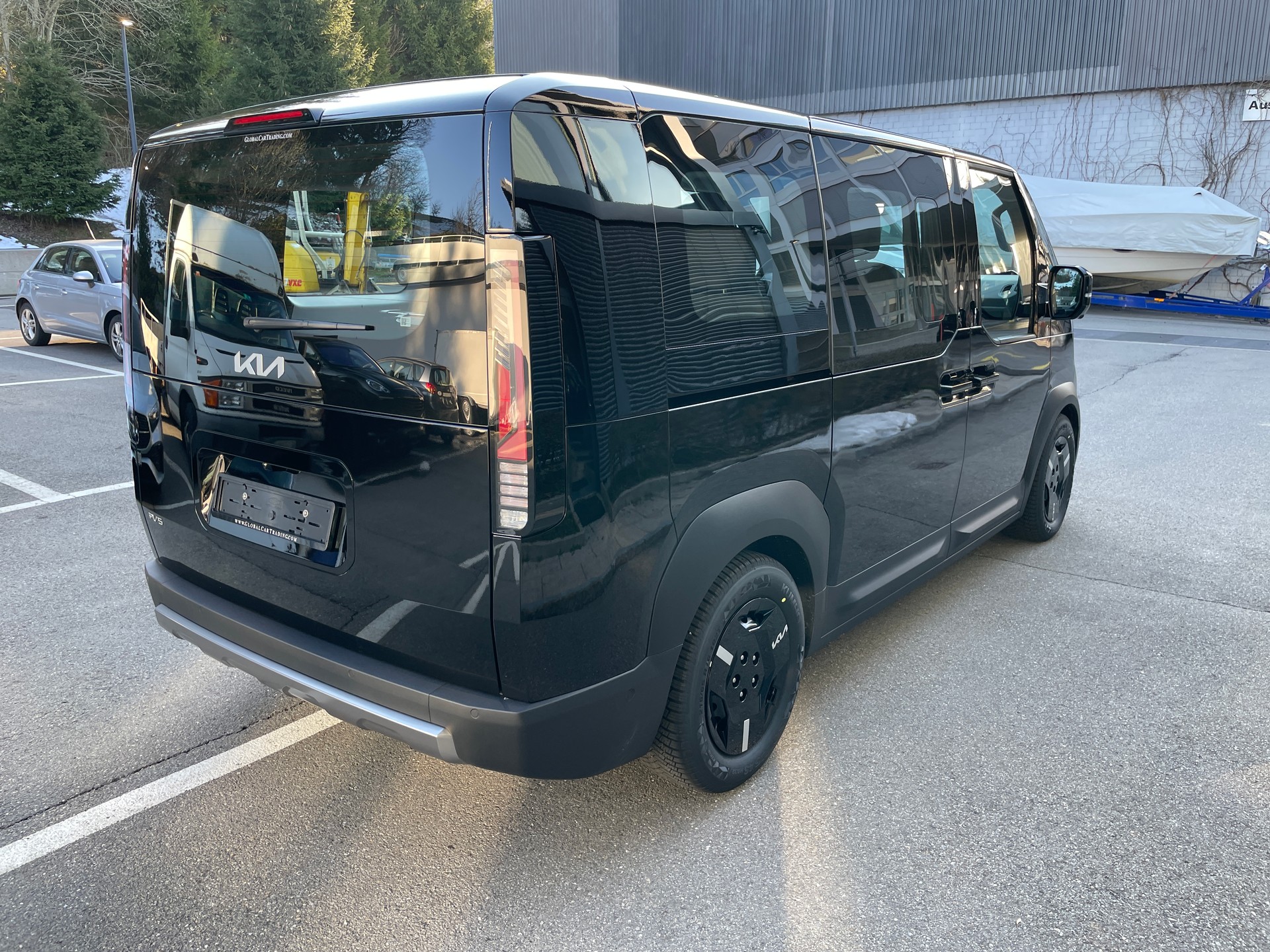 KIA PV5 71.2 kWh Elite-image-7
