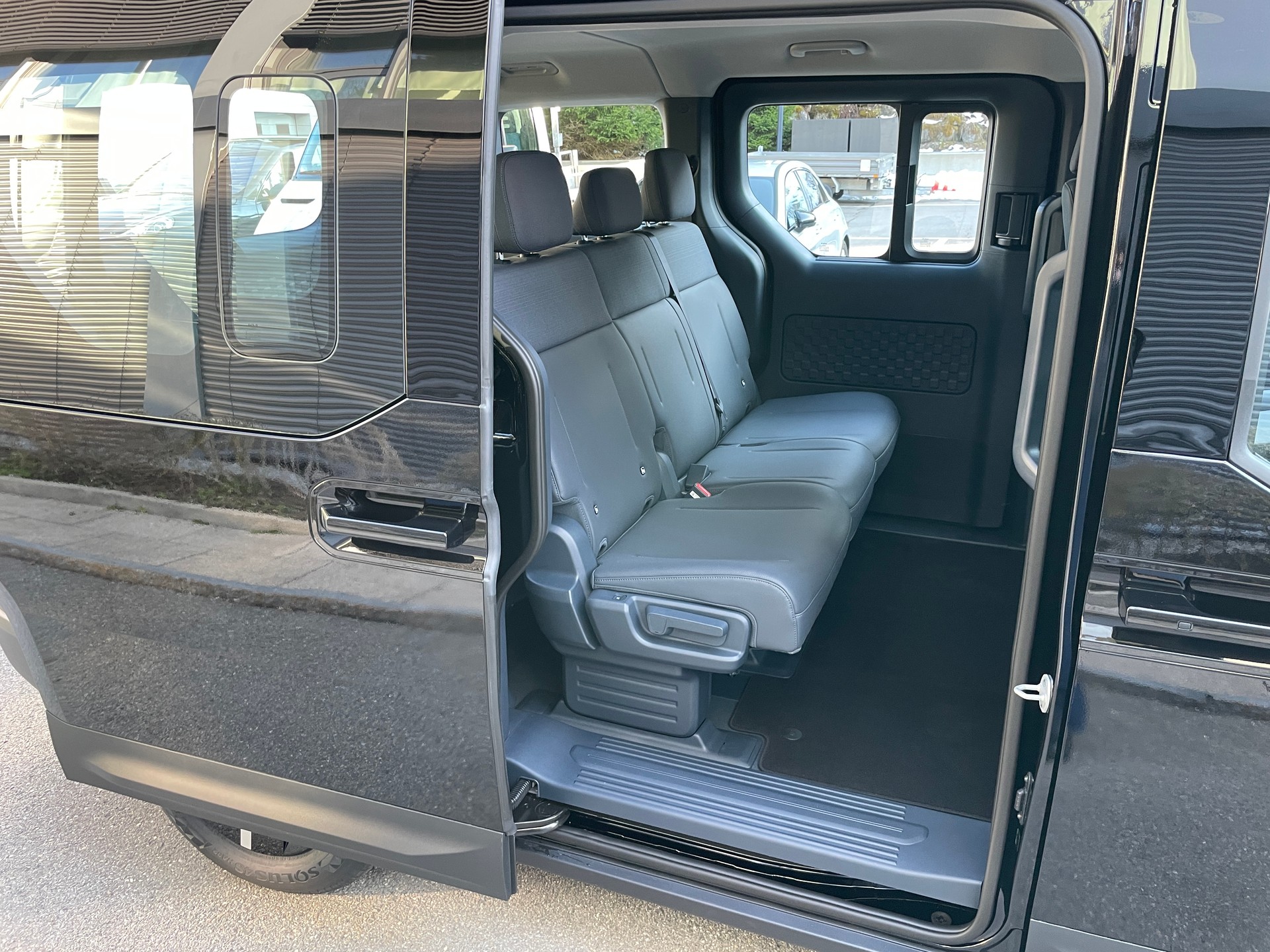 KIA PV5 71.2 kWh Elite-image-9