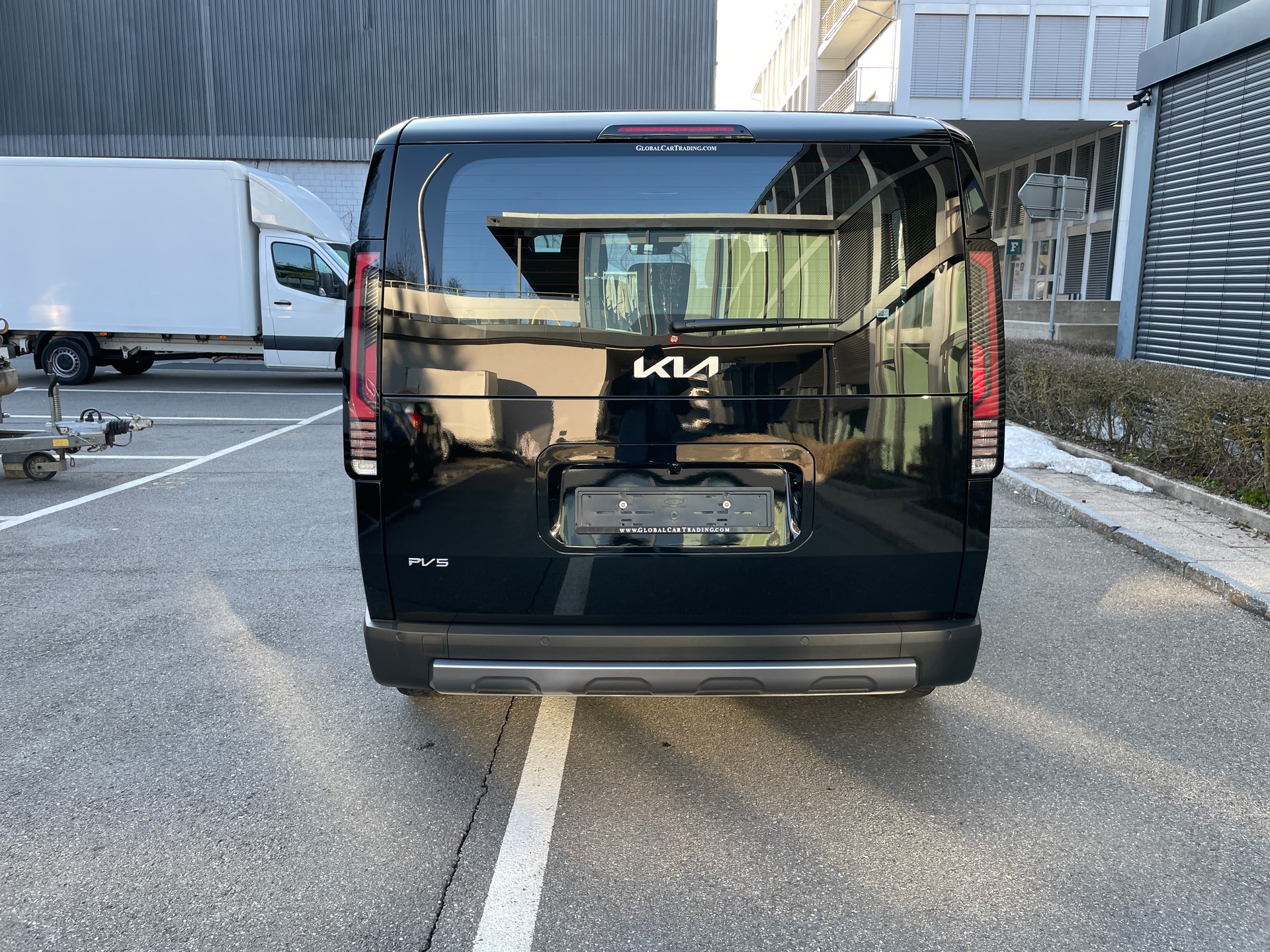 KIA PV5 71.2 kWh Elite-showroom-element-3