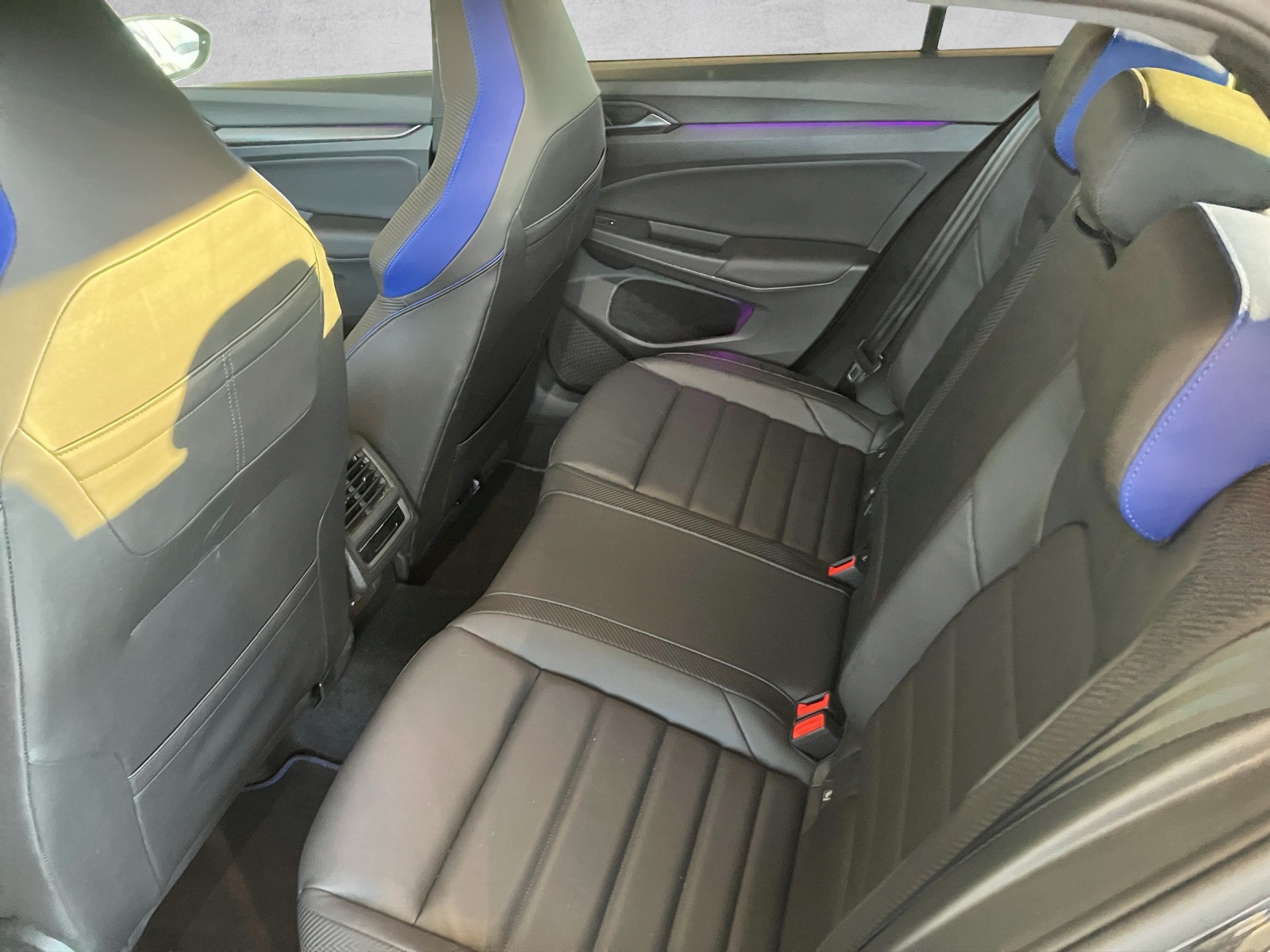 VW Golf 2.0 TSI R DSG 4Motion R 20 Years-image-5