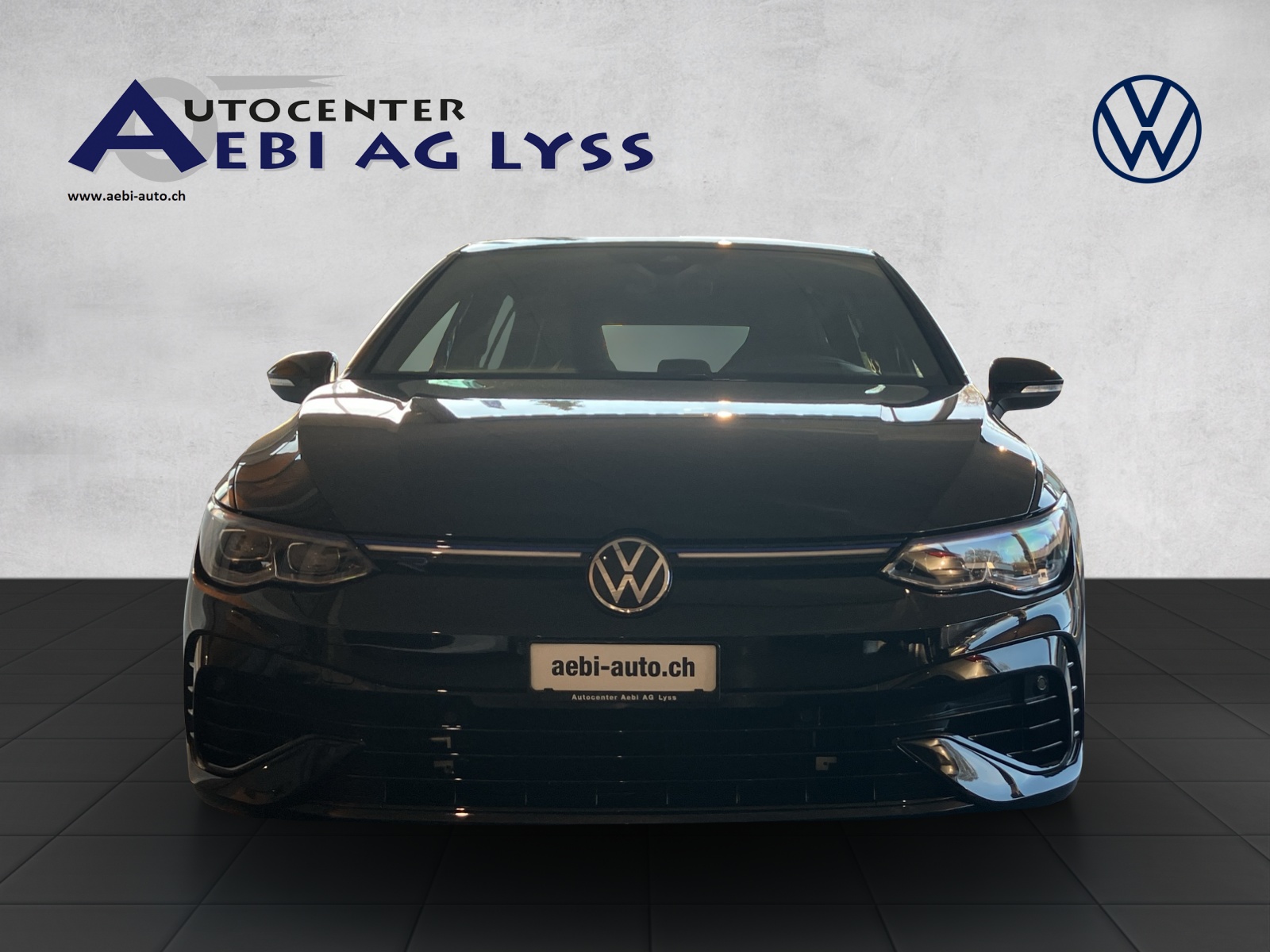 VW Golf 2.0 TSI R DSG 4Motion R 20 Years-showroom-element-2