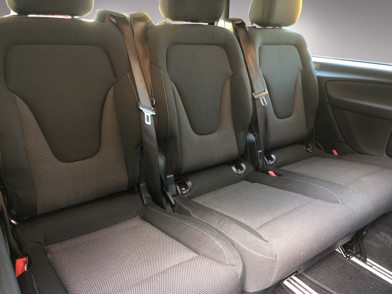 MERCEDES-BENZ V 220 d lang 4Matic 7G-Tronic-image-18