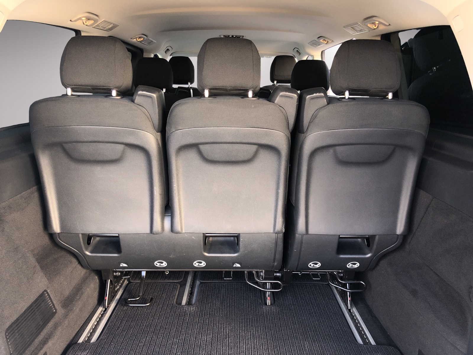 MERCEDES-BENZ V 220 d lang 4Matic 7G-Tronic-image-19