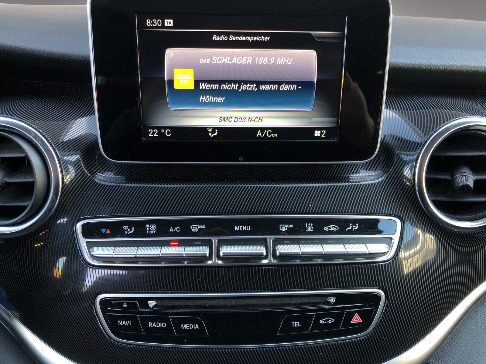 MERCEDES-BENZ V 220 d lang 4Matic 7G-Tronic-image-14