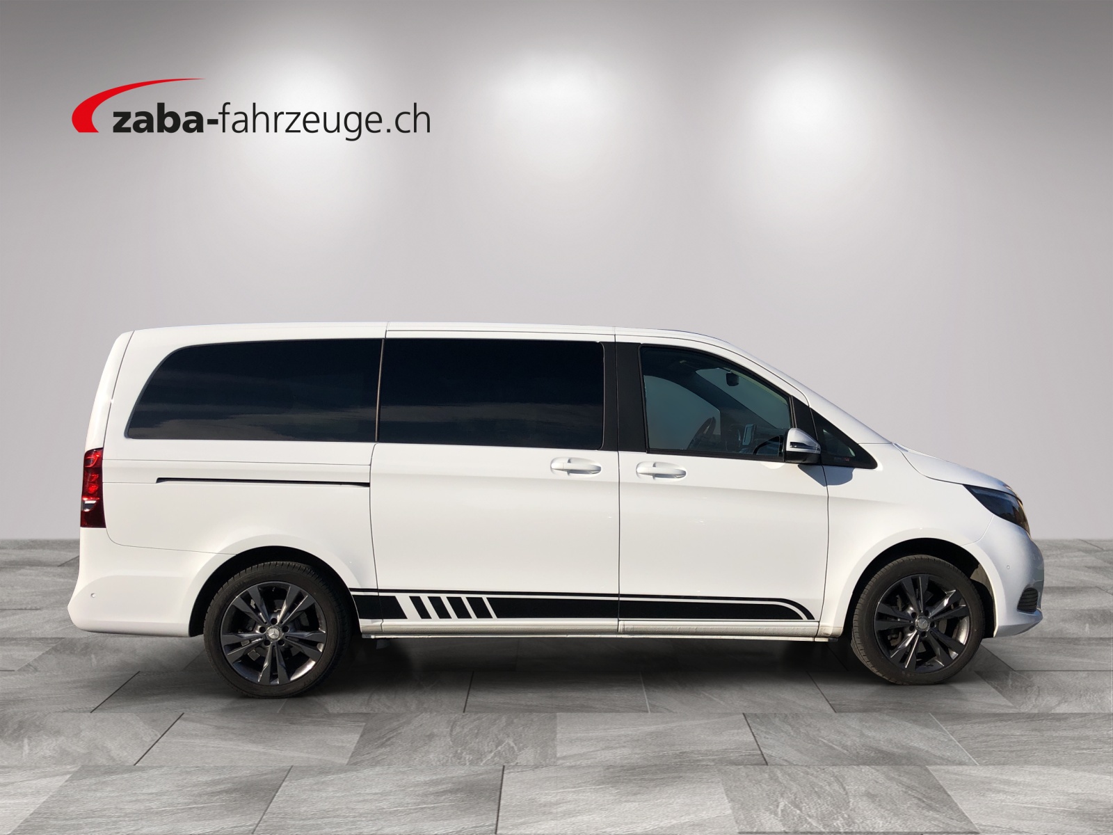 MERCEDES-BENZ V 220 d lang 4Matic 7G-Tronic-image-5