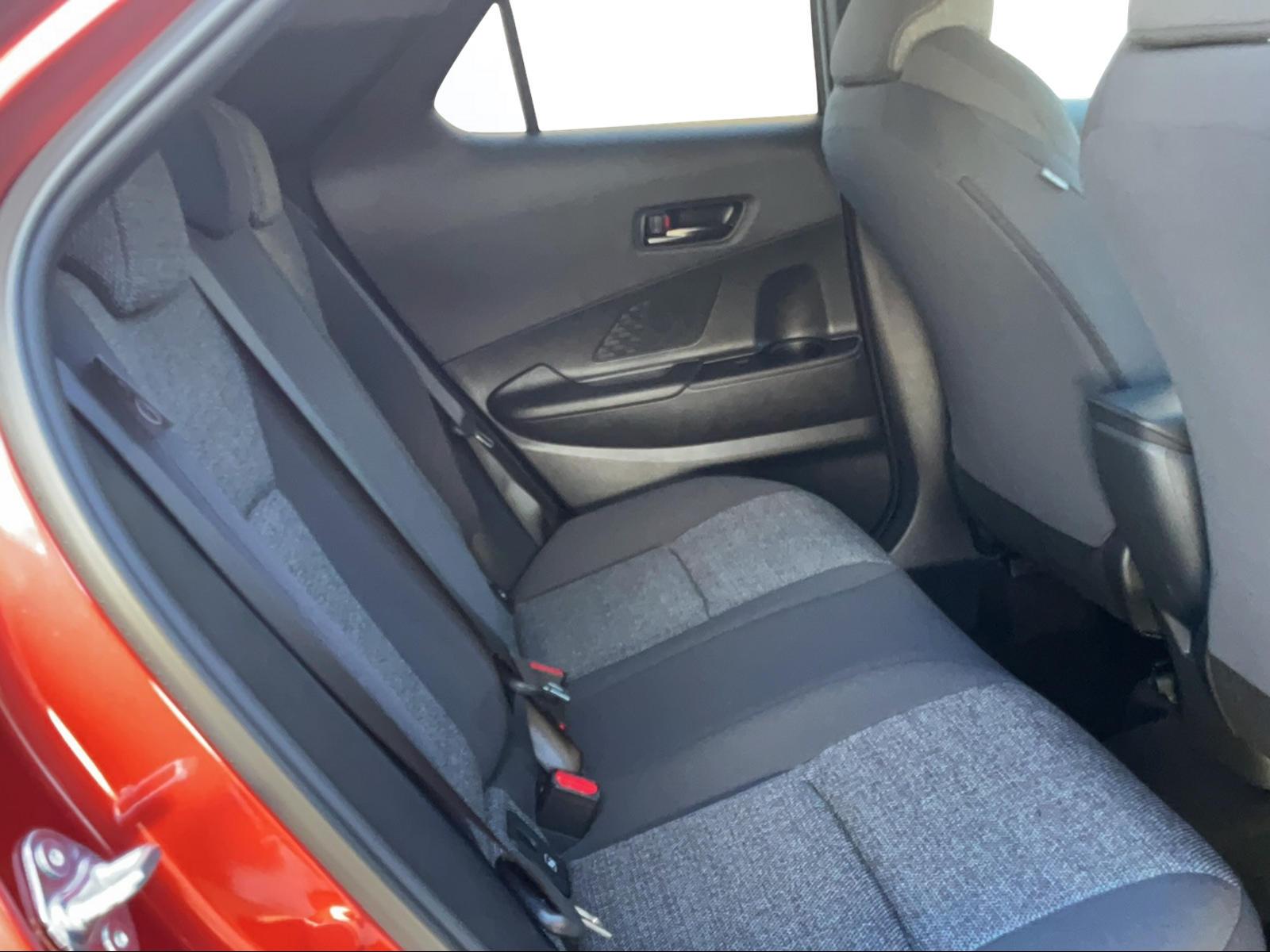TOYOTA C-HR 2.0 HEV Swiss Edition 4x4-image-10