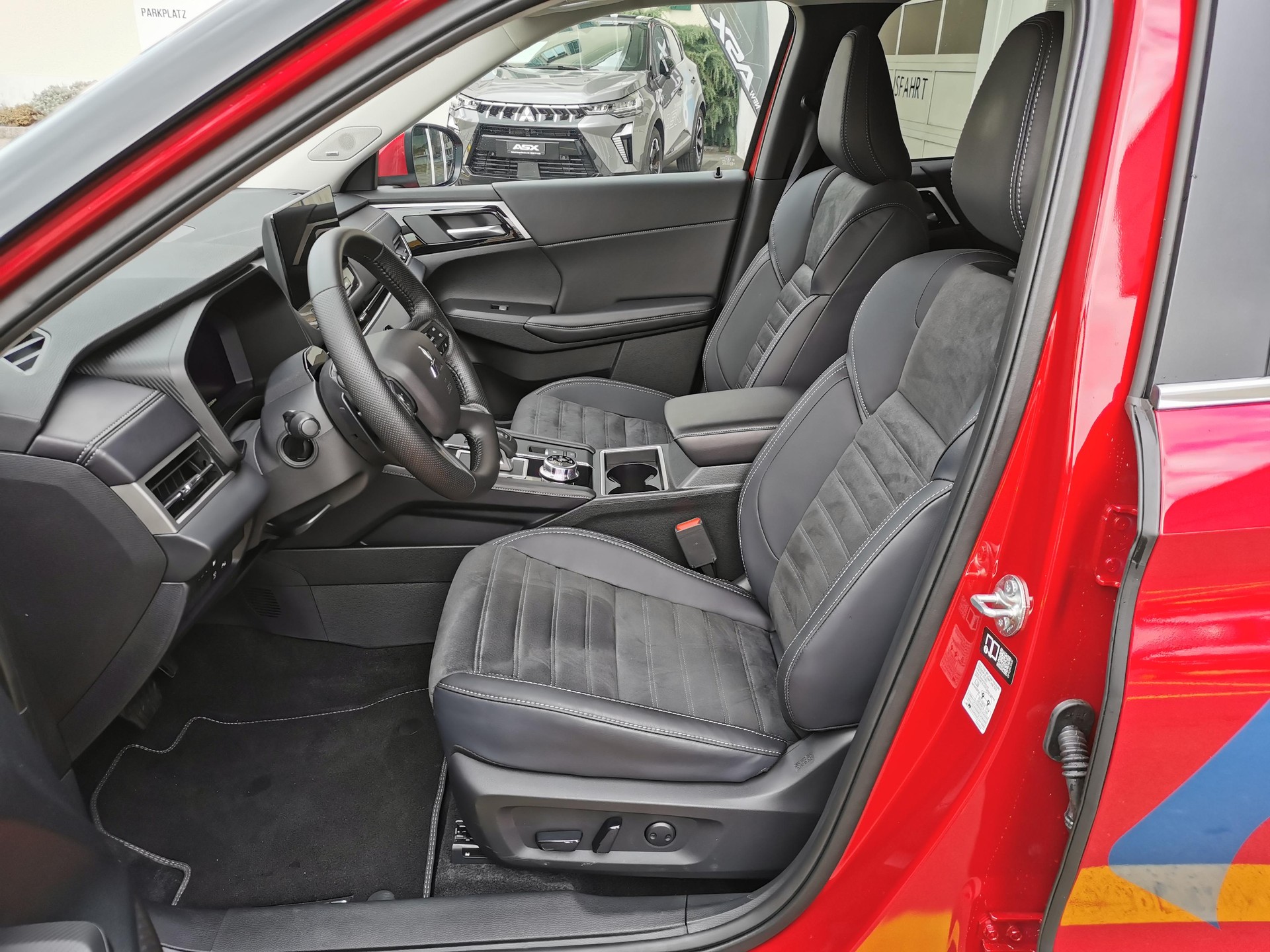 MITSUBISHI Outlander 2.4 PHEV Invite 4x4-image-5