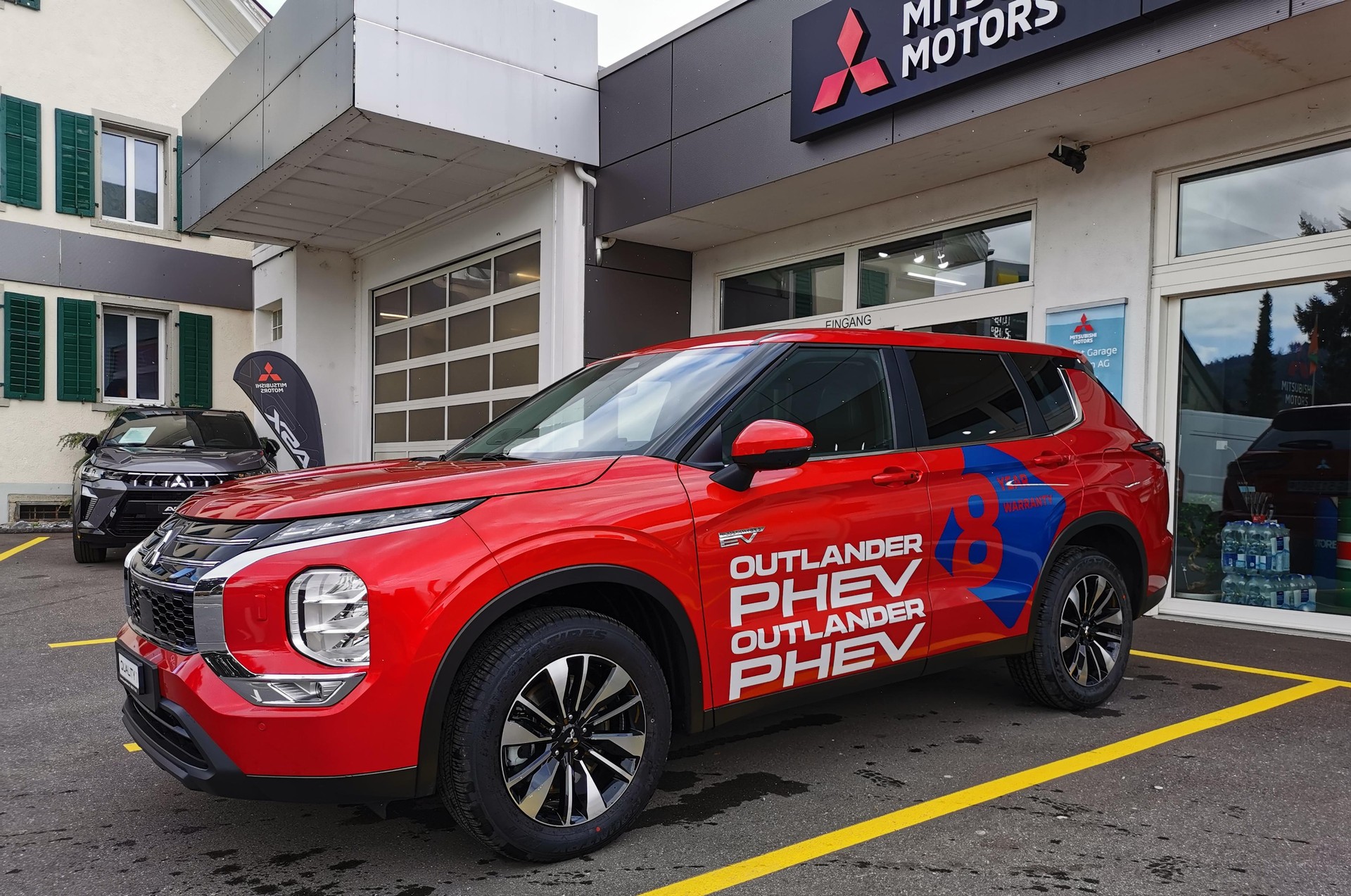 MITSUBISHI Outlander 2.4 PHEV Invite 4x4-image-1