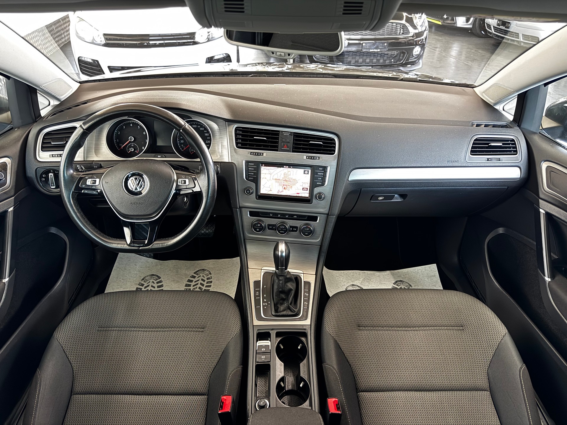 VW Golf 1.0 TSI BlueMotion Comfortline DSG-image-14