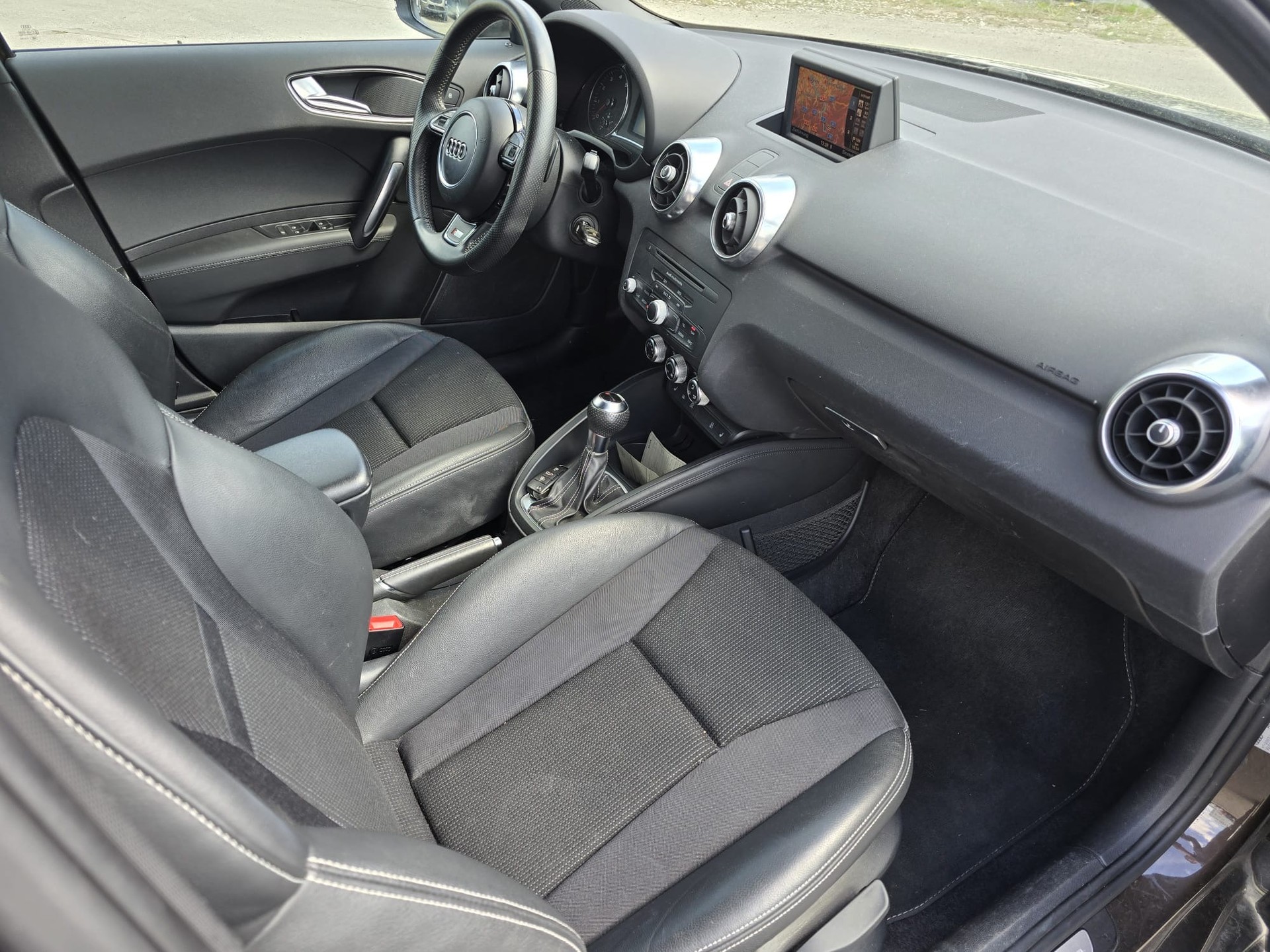 AUDI A1 Sportback Sport S- Line 1.4 TFSI Ambition S-tronic-image-12