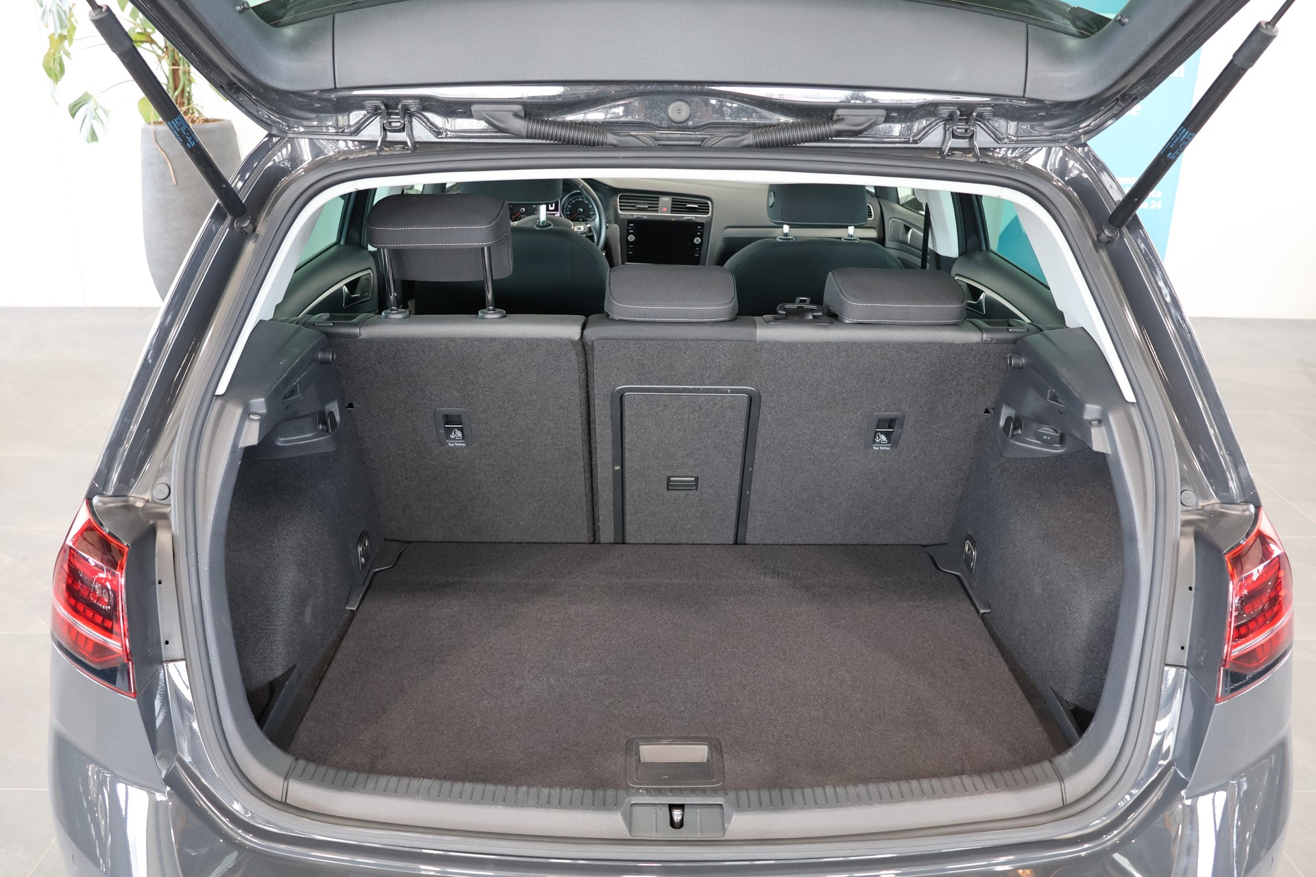 VW Golf 1.5 TSI EVO Highline R-Line DSG-image-15