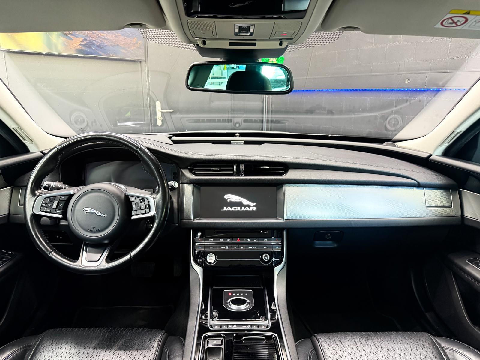 JAGUAR XF Sportbrake 20d Prestige AWD Automatic-image-10