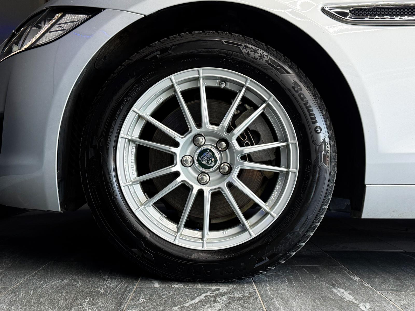 JAGUAR XF Sportbrake 20d Prestige AWD Automatic-image-9