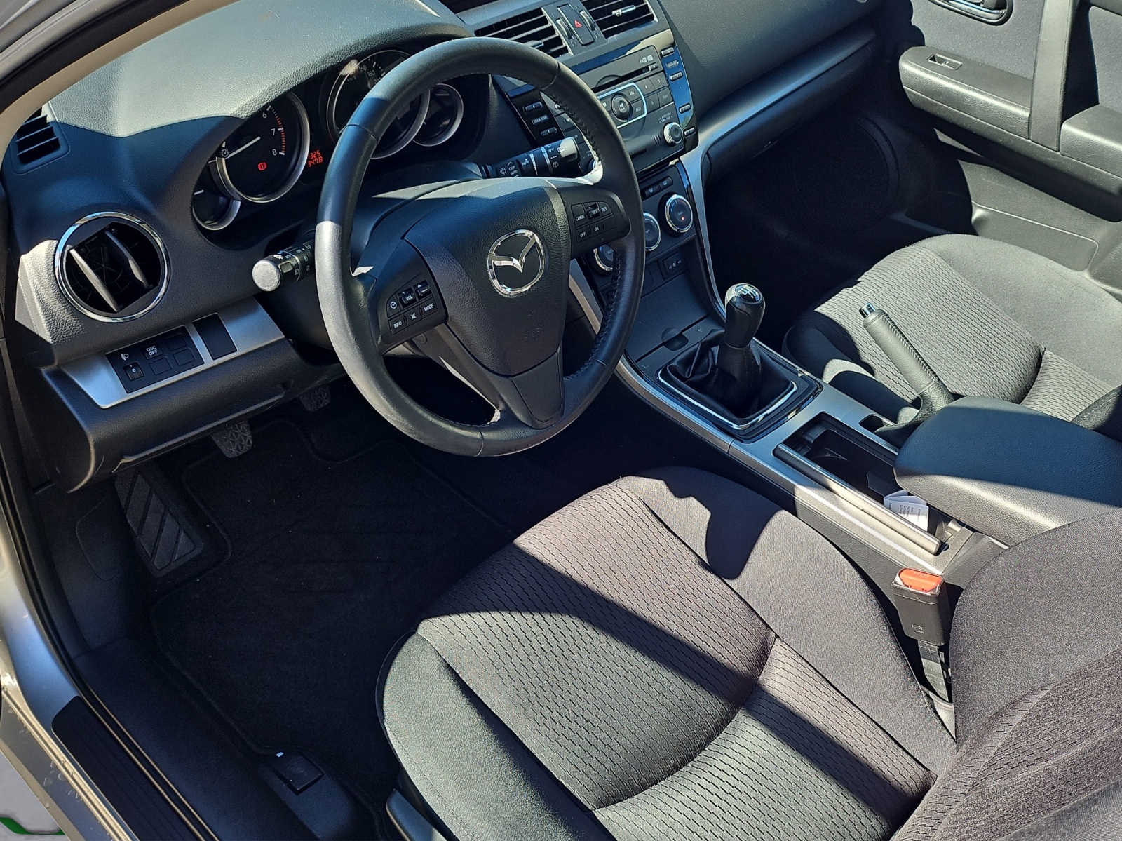 MAZDA 6 2.0 16V DISI Exclusive-image-13