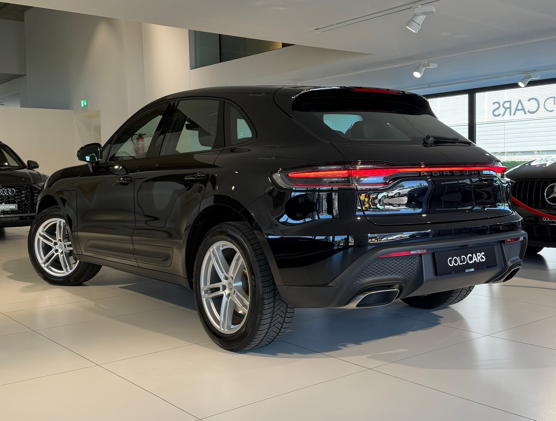PORSCHE Macan PDK-image-4