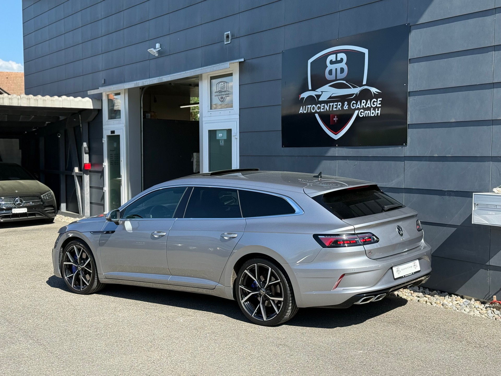 VW Arteon SB 2.0 TSI R 4Motion DSG-image-4