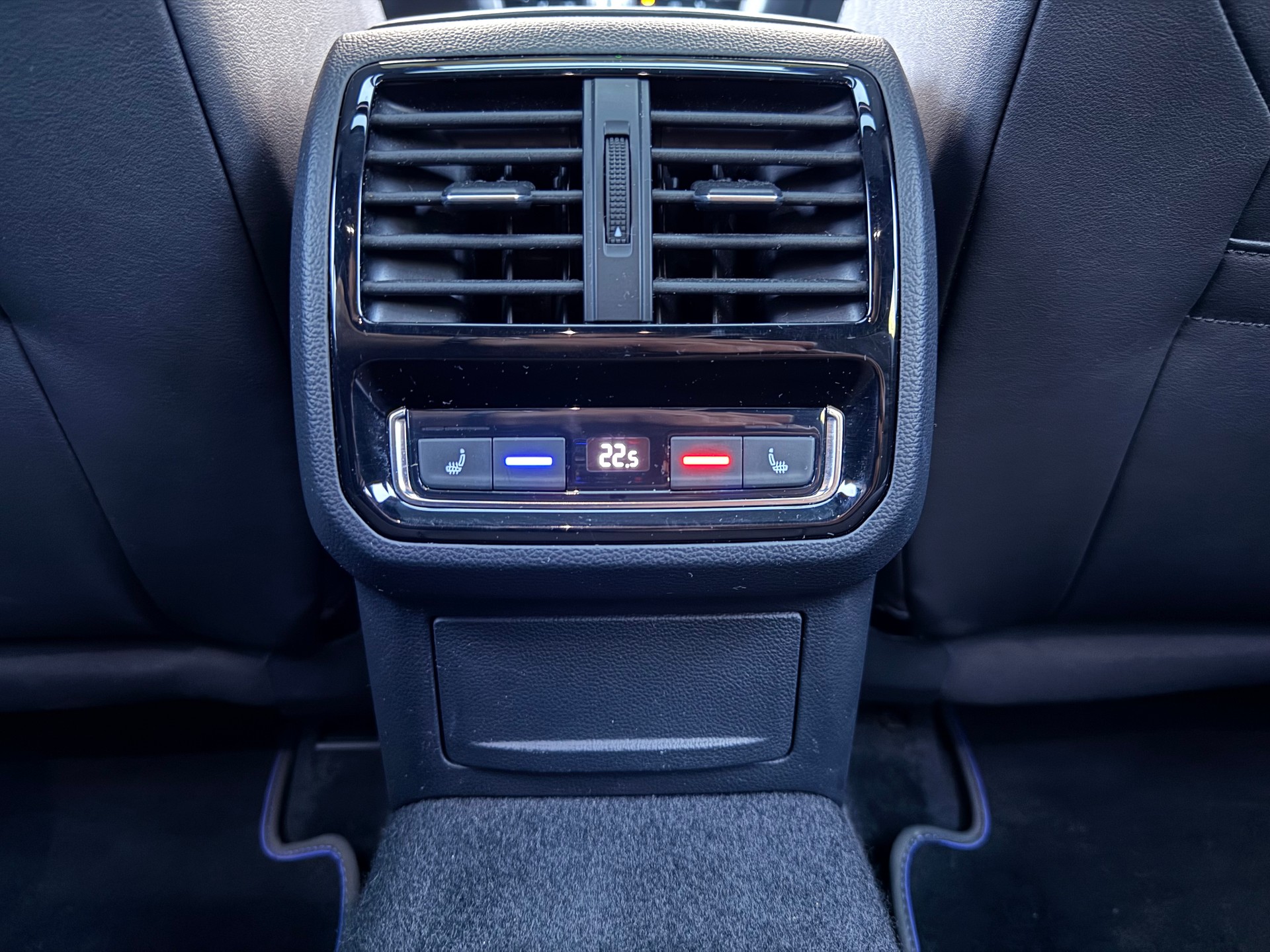 VW Arteon SB 2.0 TSI R 4Motion DSG-image-14