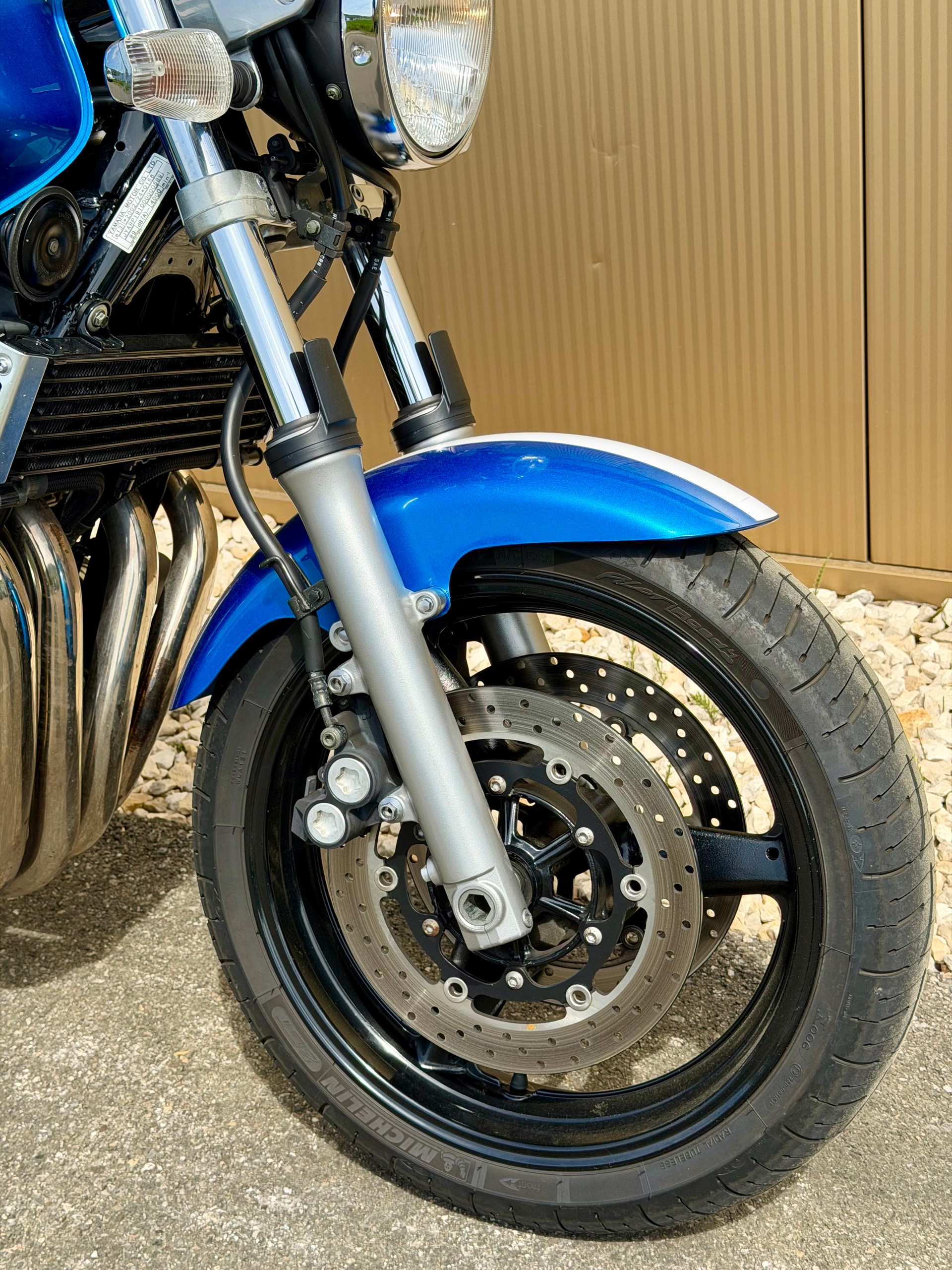 YAMAHA XJR 1300-image-1