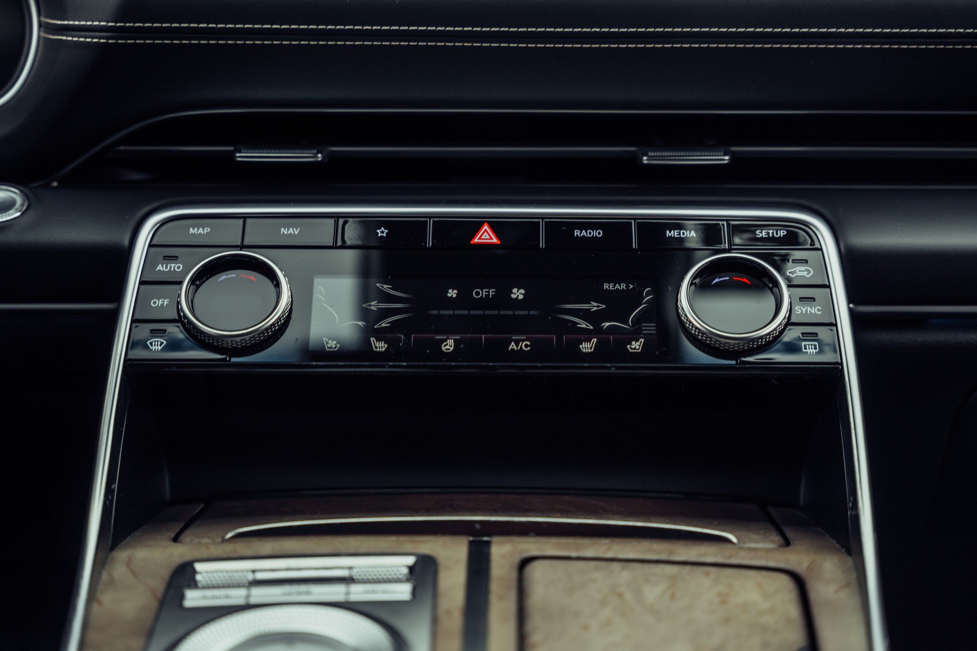 GENESIS GV80 2.5 TGDI Luxus AT8 AWD-image-17