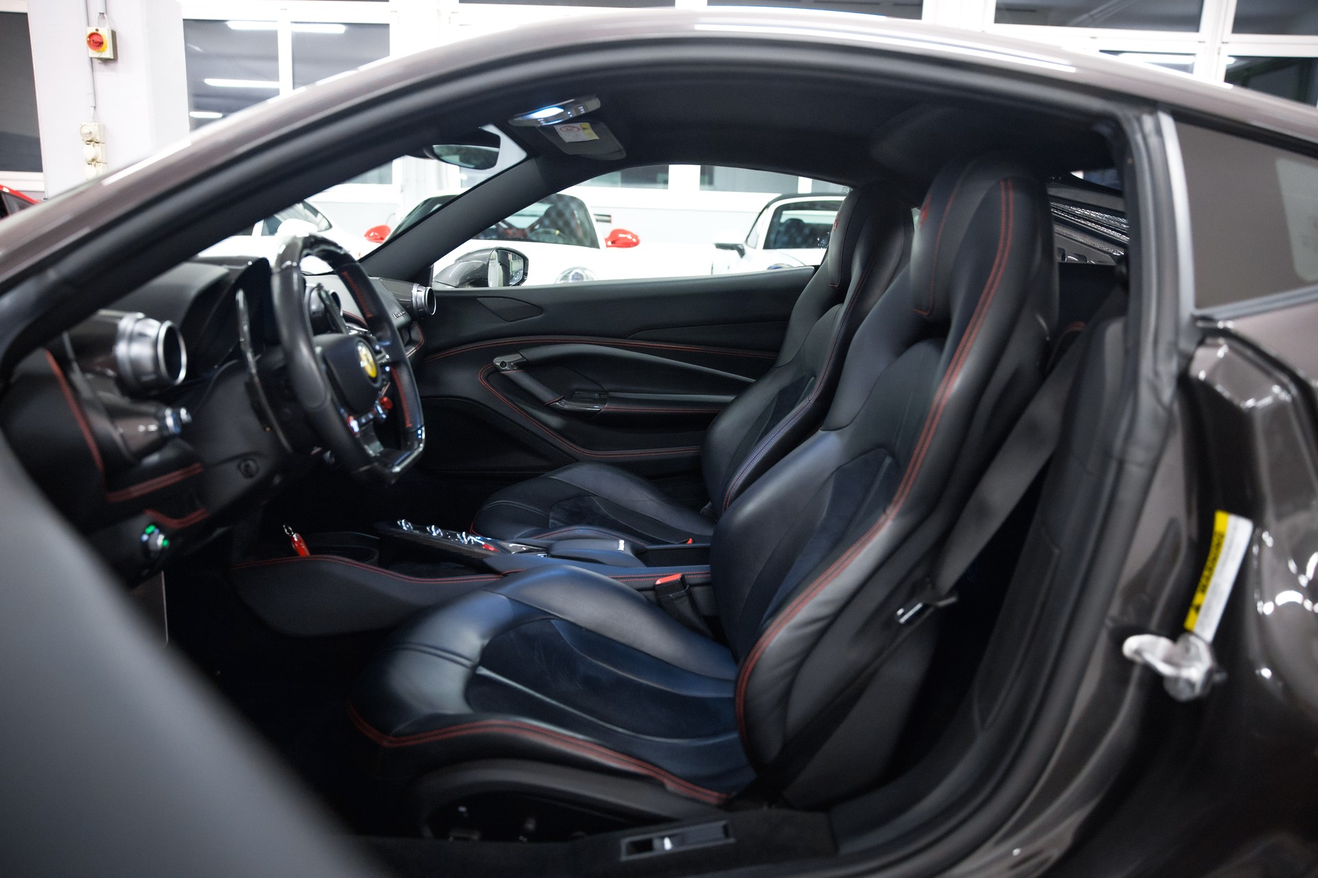 FERRARI F8 Tributo *Novitec*-image-21