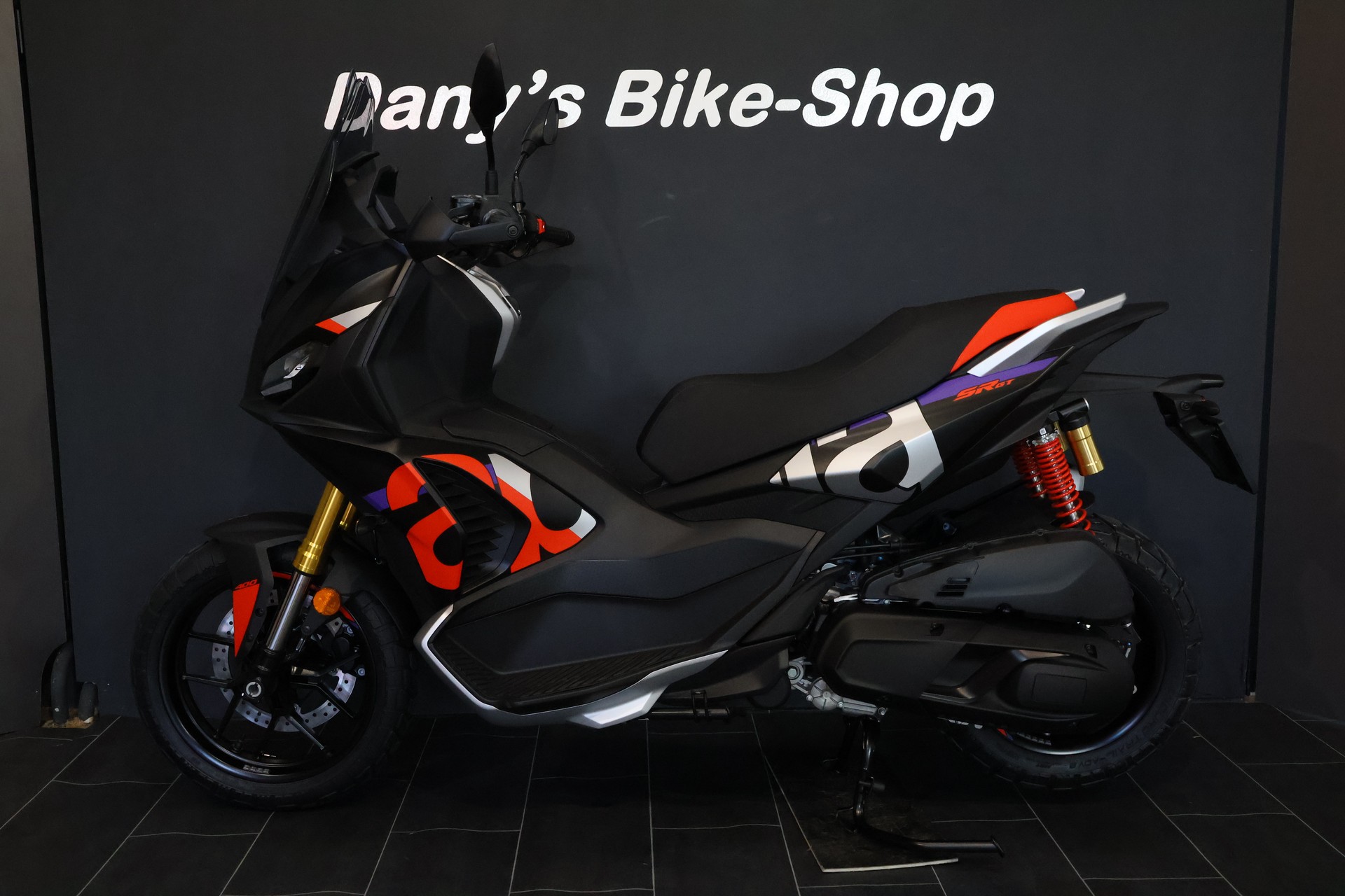 APRILIA SR GT 400 Rally Replica (4 Jahre Garantie)-showroom-element-2