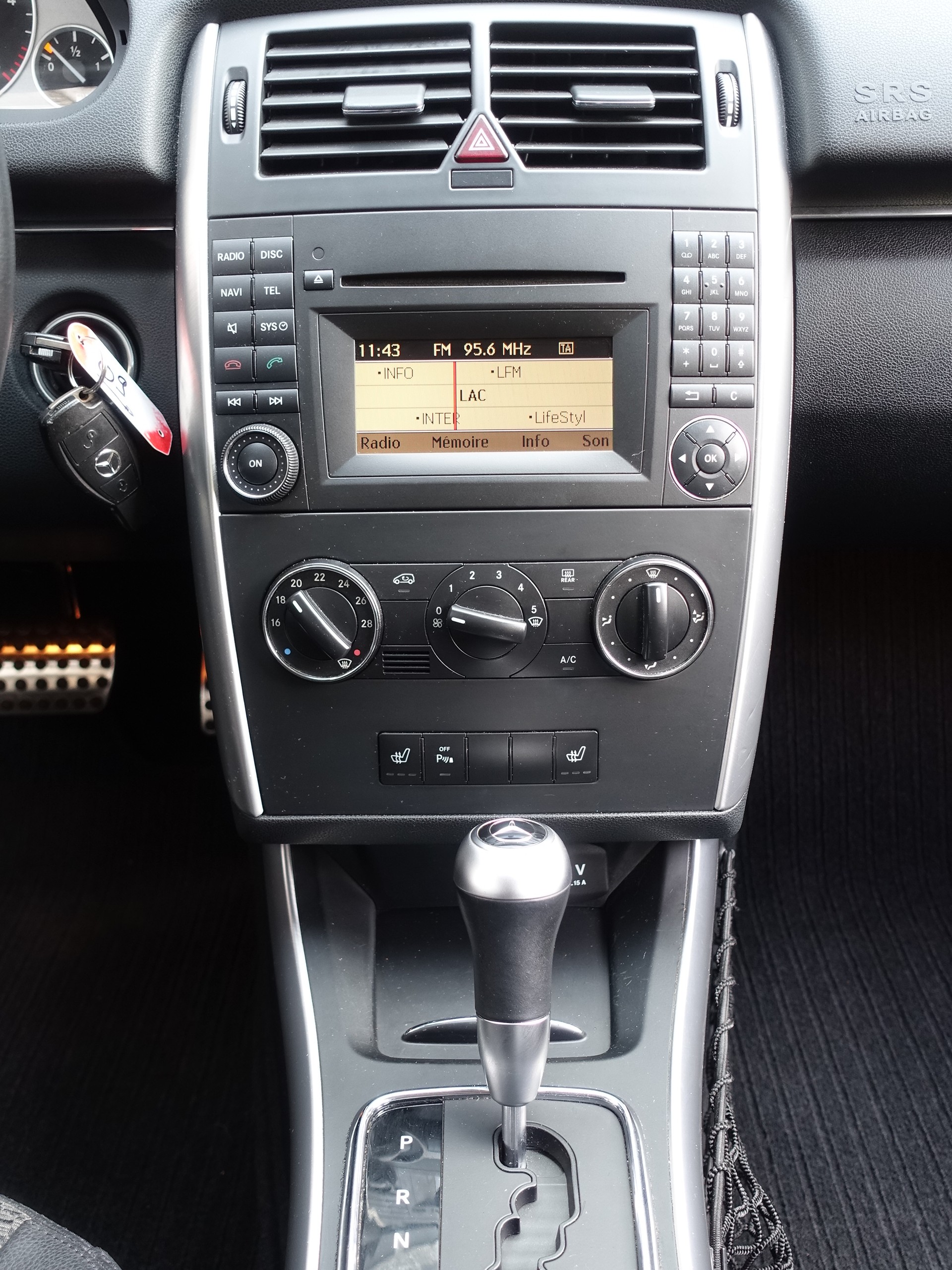 MERCEDES-BENZ B 180 CDI My Star Autotronic-image-11