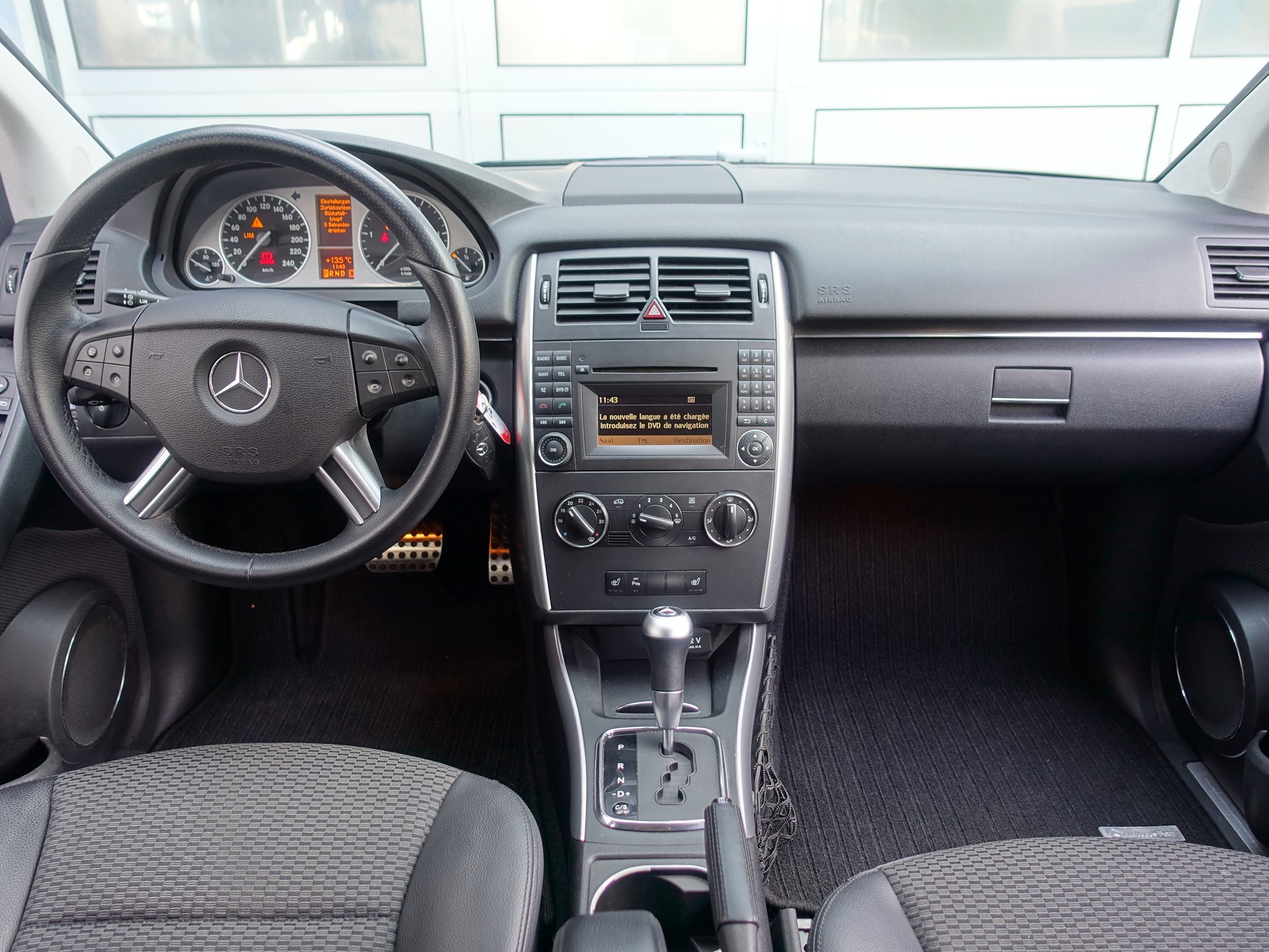 MERCEDES-BENZ B 180 CDI My Star Autotronic-image-9