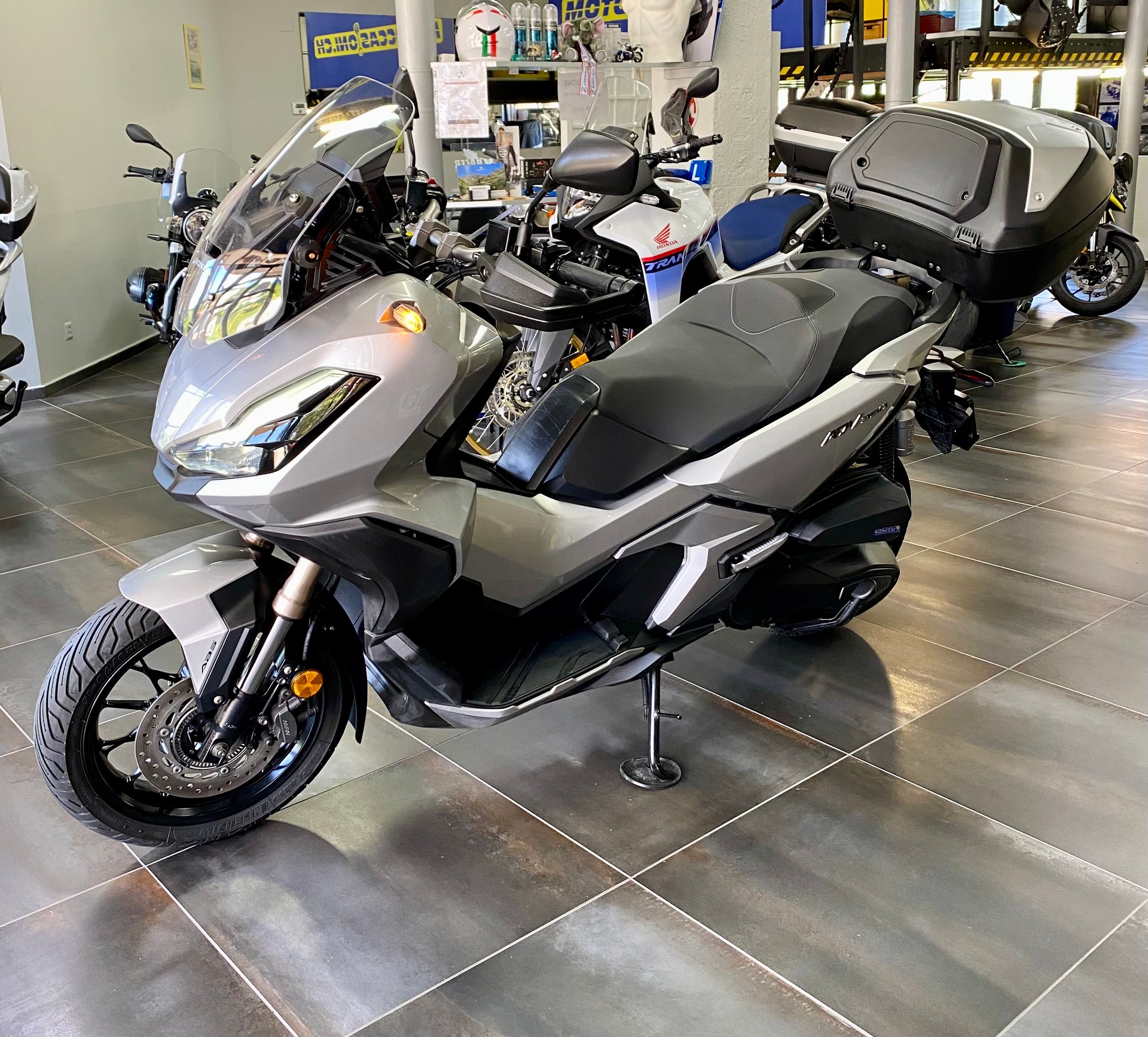 HONDA ADV 350-image-2