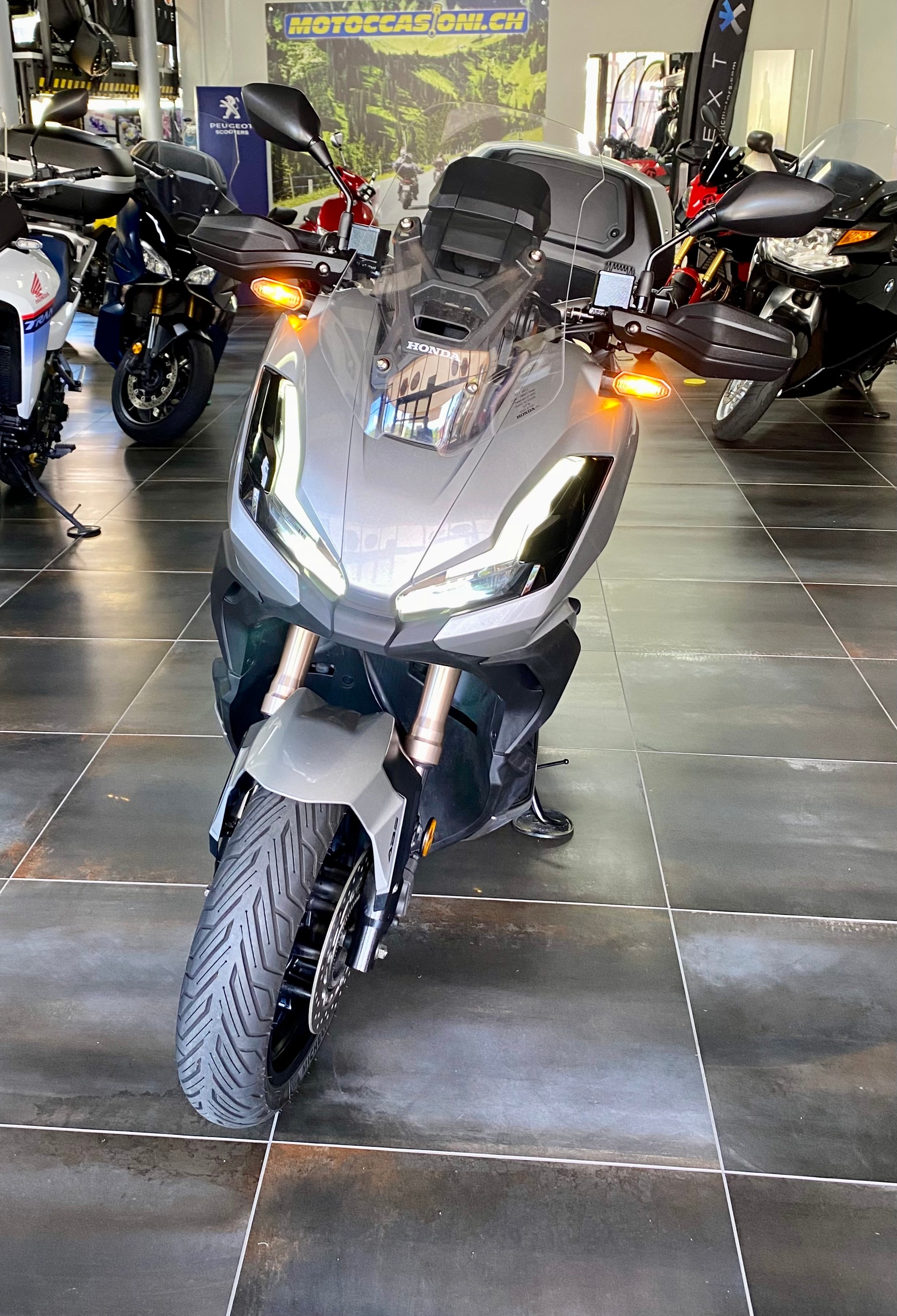 HONDA ADV 350-image-1