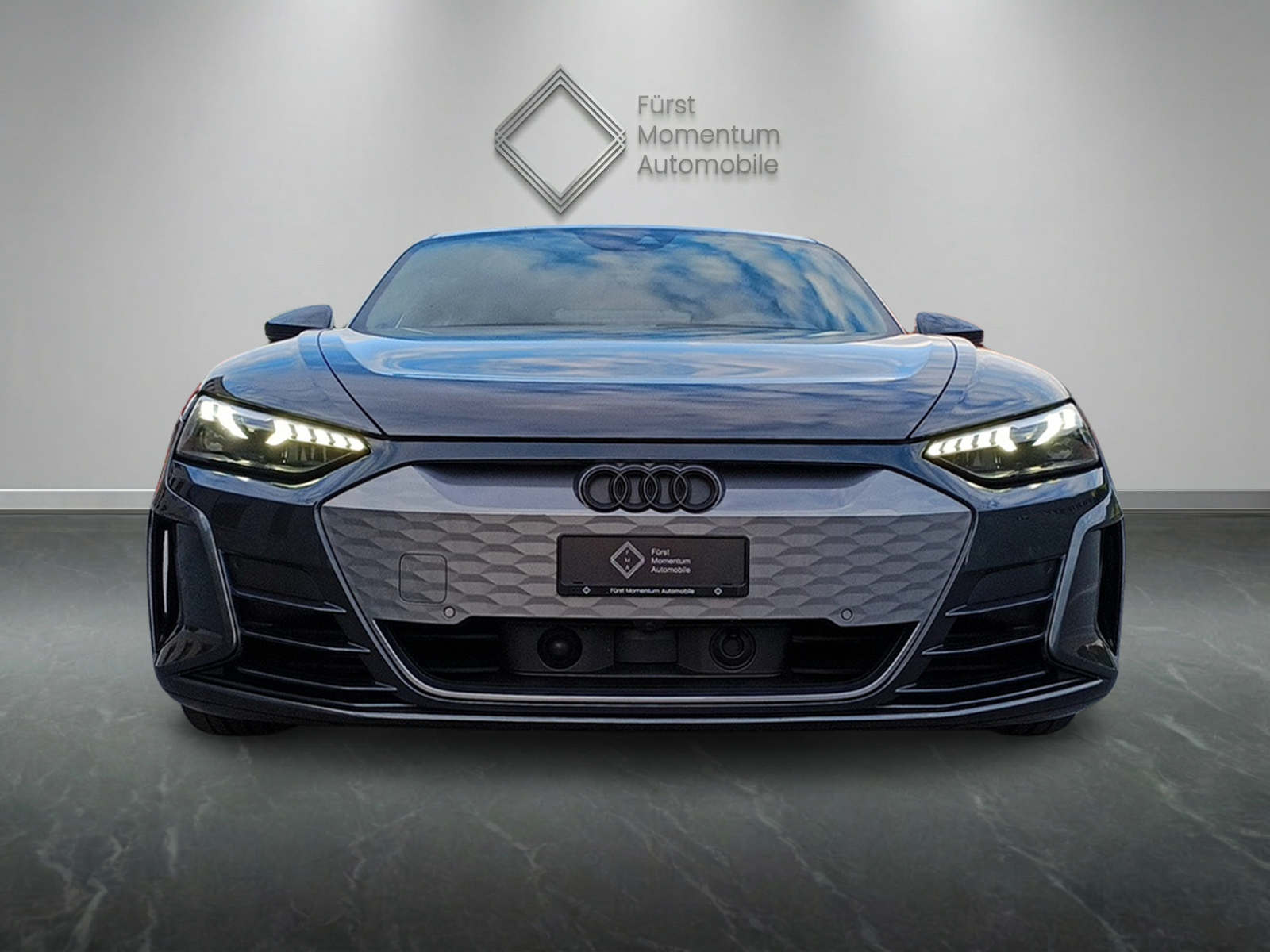AUDI e-tron GT quattro-showroom-element-1