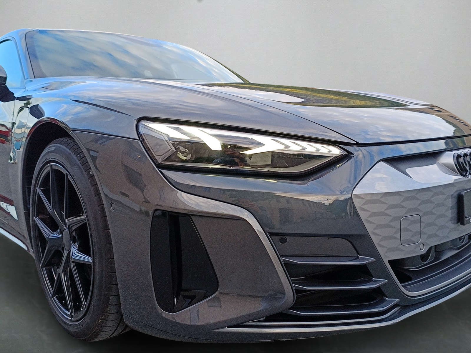 AUDI e-tron GT quattro-image-23