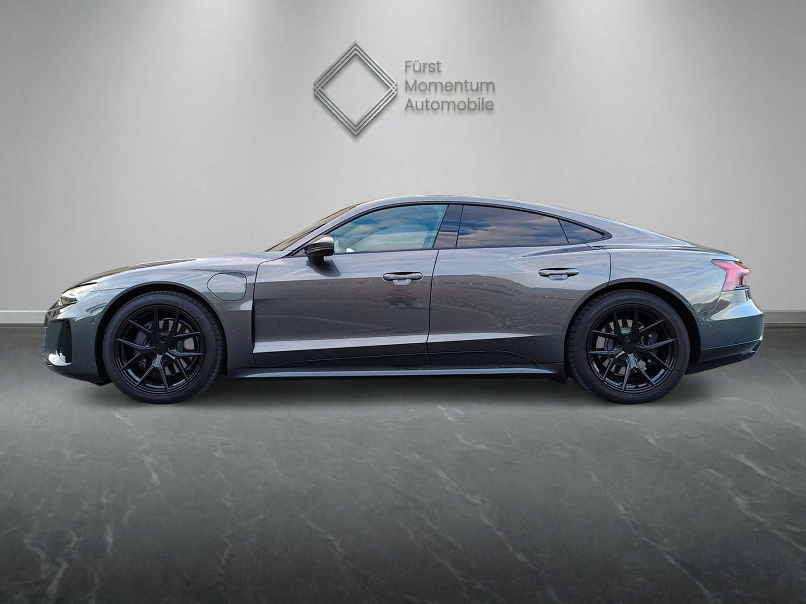 AUDI e-tron GT quattro-showroom-element-2