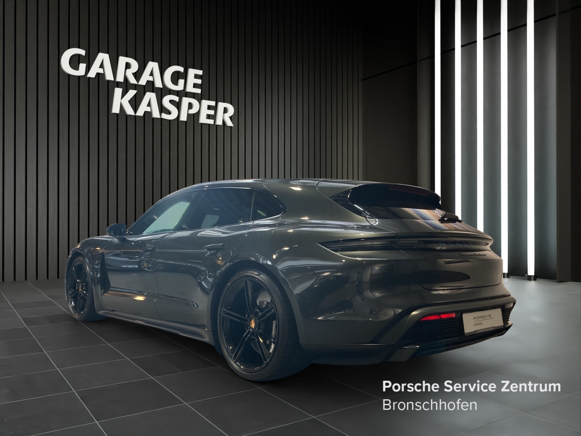 PORSCHE Taycan Turbo S Sport Turismo-showroom-element-2