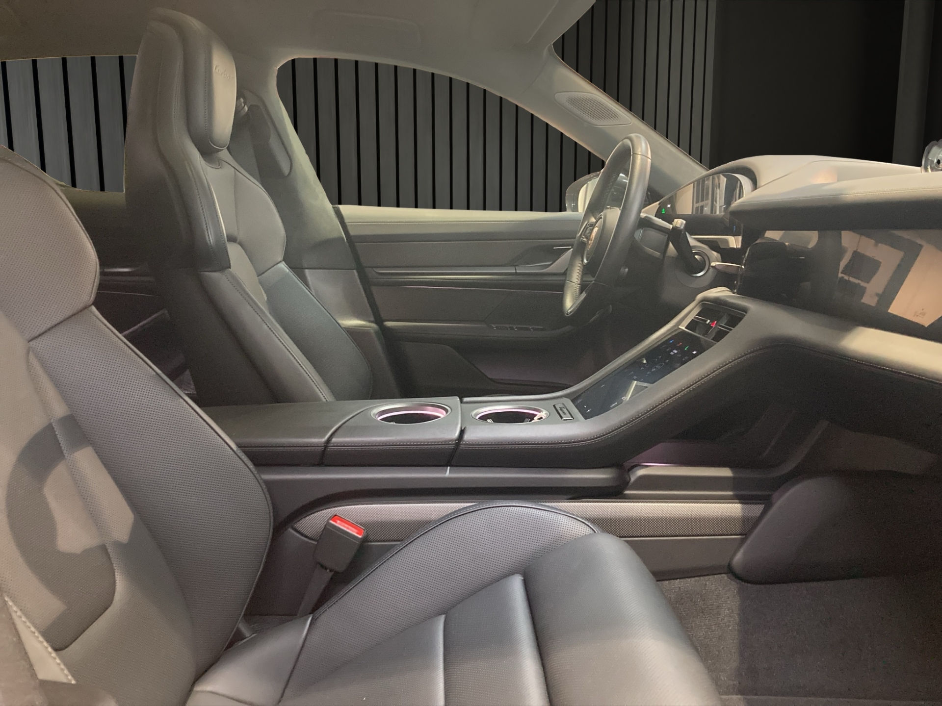PORSCHE Taycan Turbo S Sport Turismo-image-15