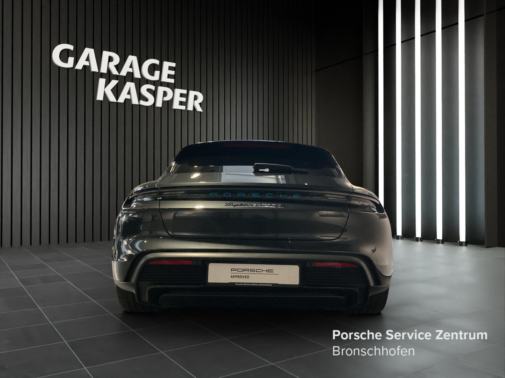 PORSCHE Taycan Turbo S Sport Turismo-showroom-element-3