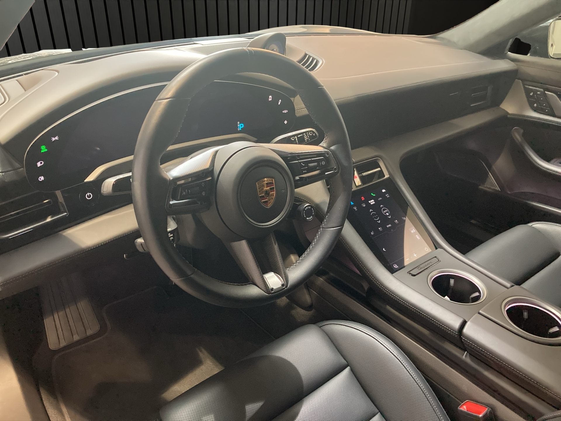PORSCHE Taycan Turbo S Sport Turismo-image-9