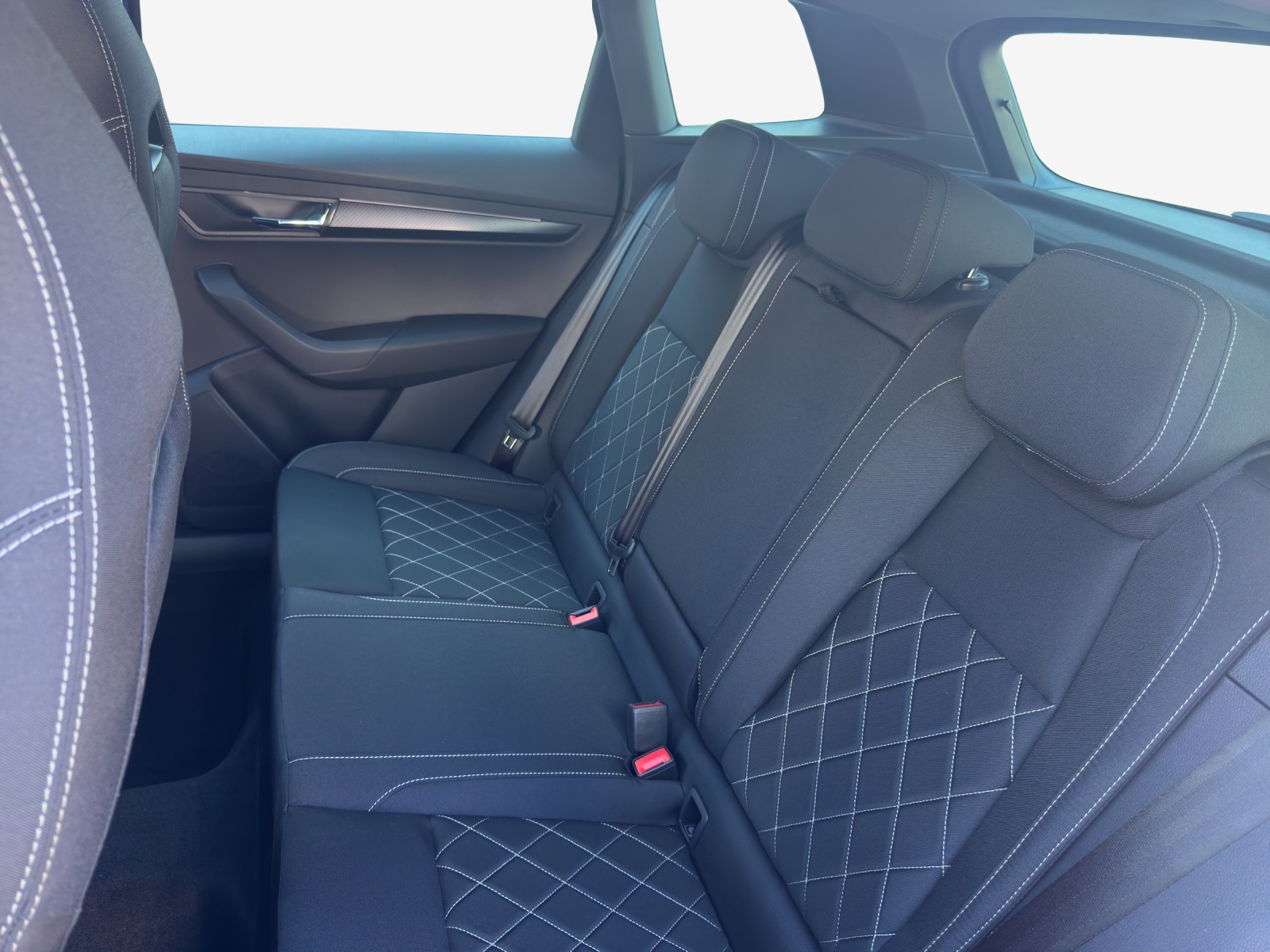 SKODA Karoq 2.0 TSI Dynamic Limited Edition 4x4 DSG-image-11