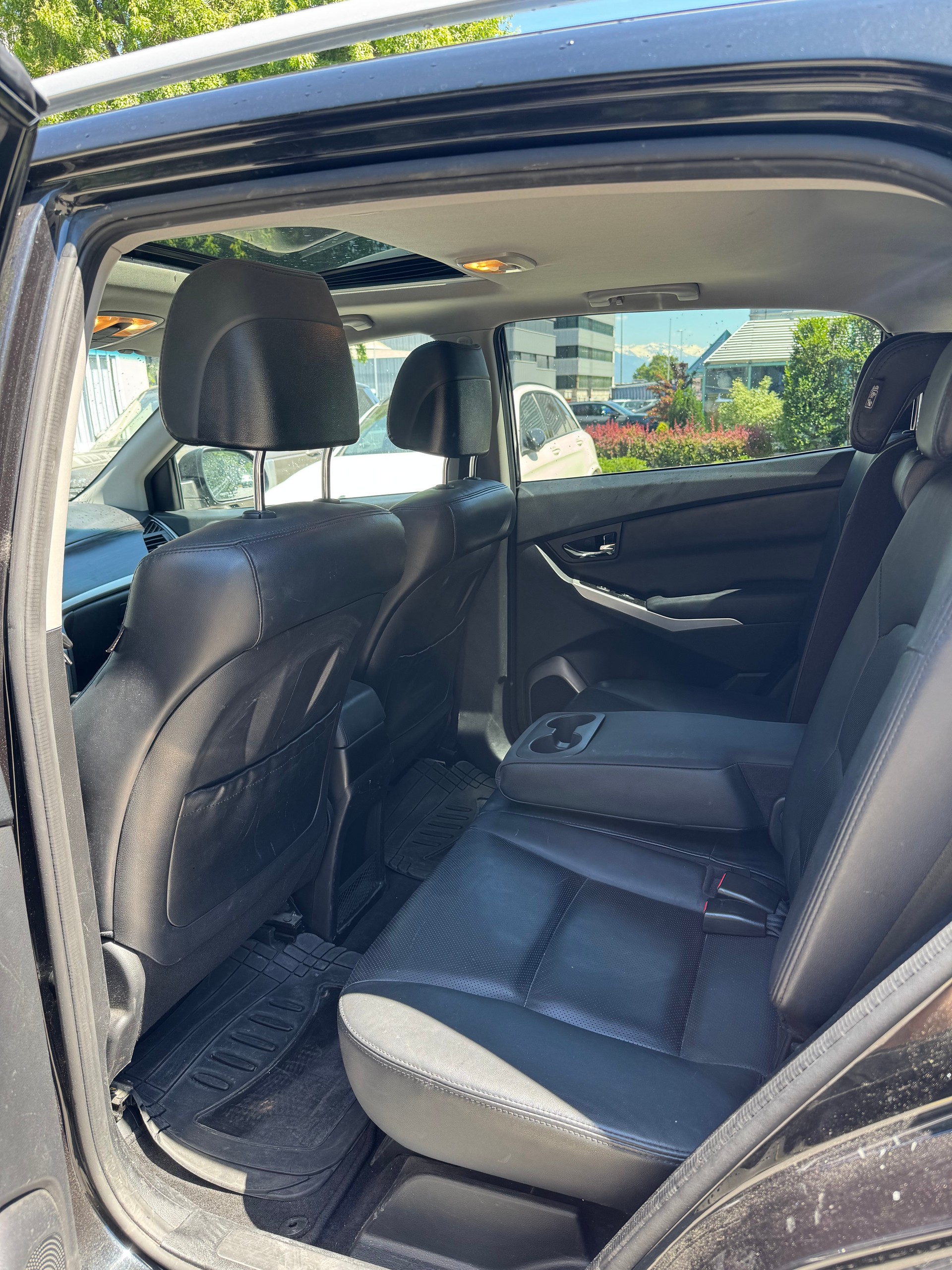 KGM-SsangYong Korando 2.0 e-XDI Quartz 4WD Automatic-image-4