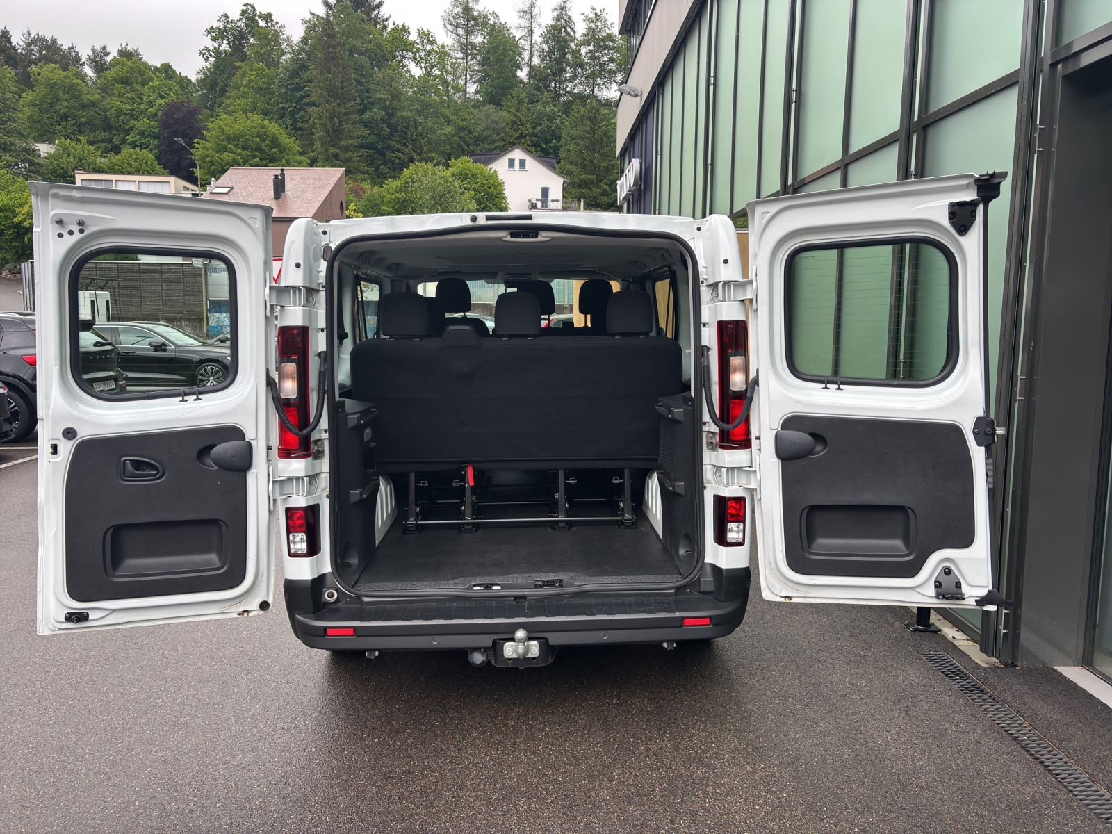 RENAULT Trafic Passenger 2.0 dCi Blue 110 Zen-image-12