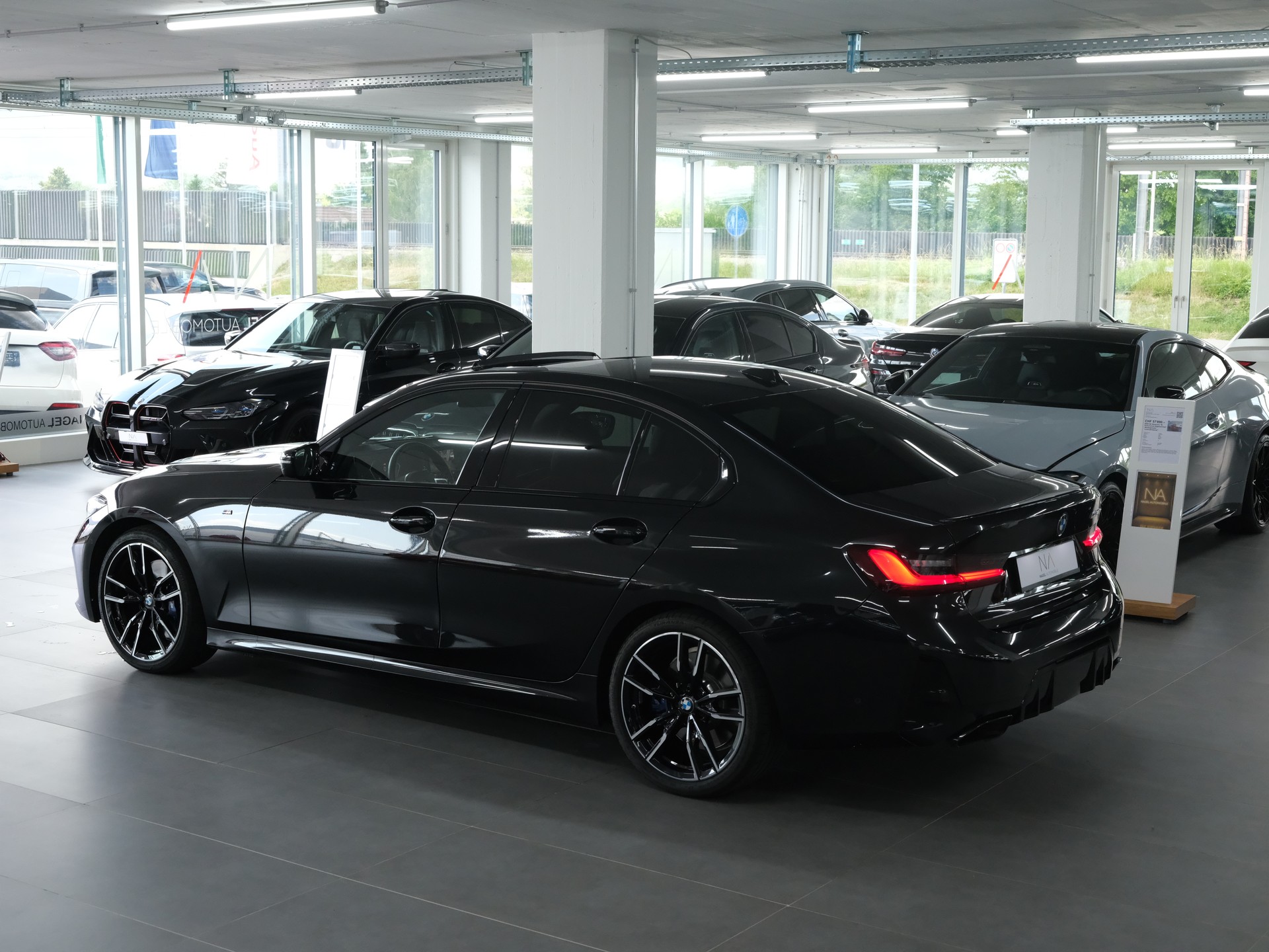 BMW M340d xDrive 48V Steptronic M Sport Pro *Schiebedach* *Widescreen* *Carbon Packet*-image-13