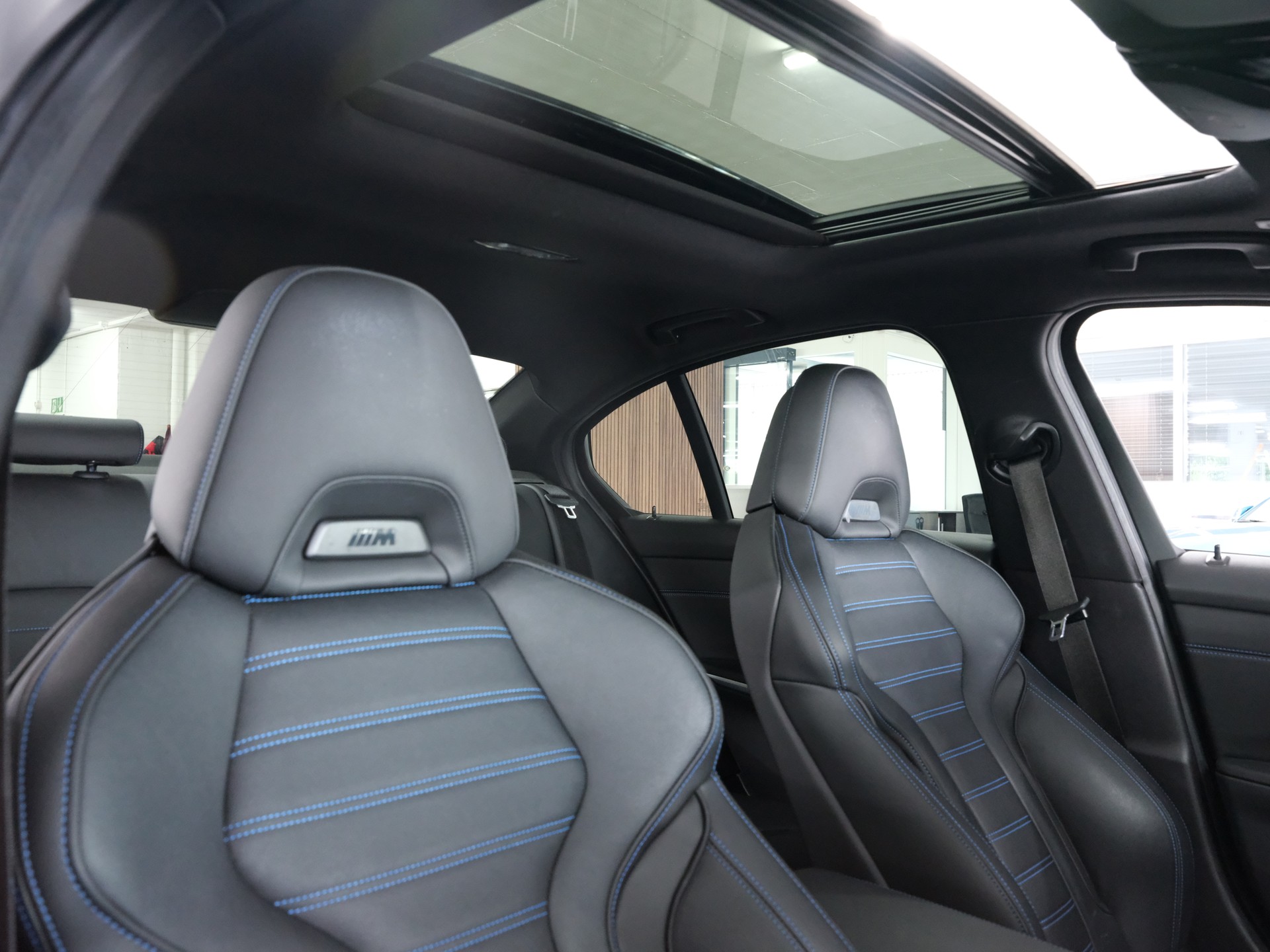 BMW M340d xDrive 48V Steptronic M Sport Pro *Schiebedach* *Widescreen* *Carbon Packet*-image-25