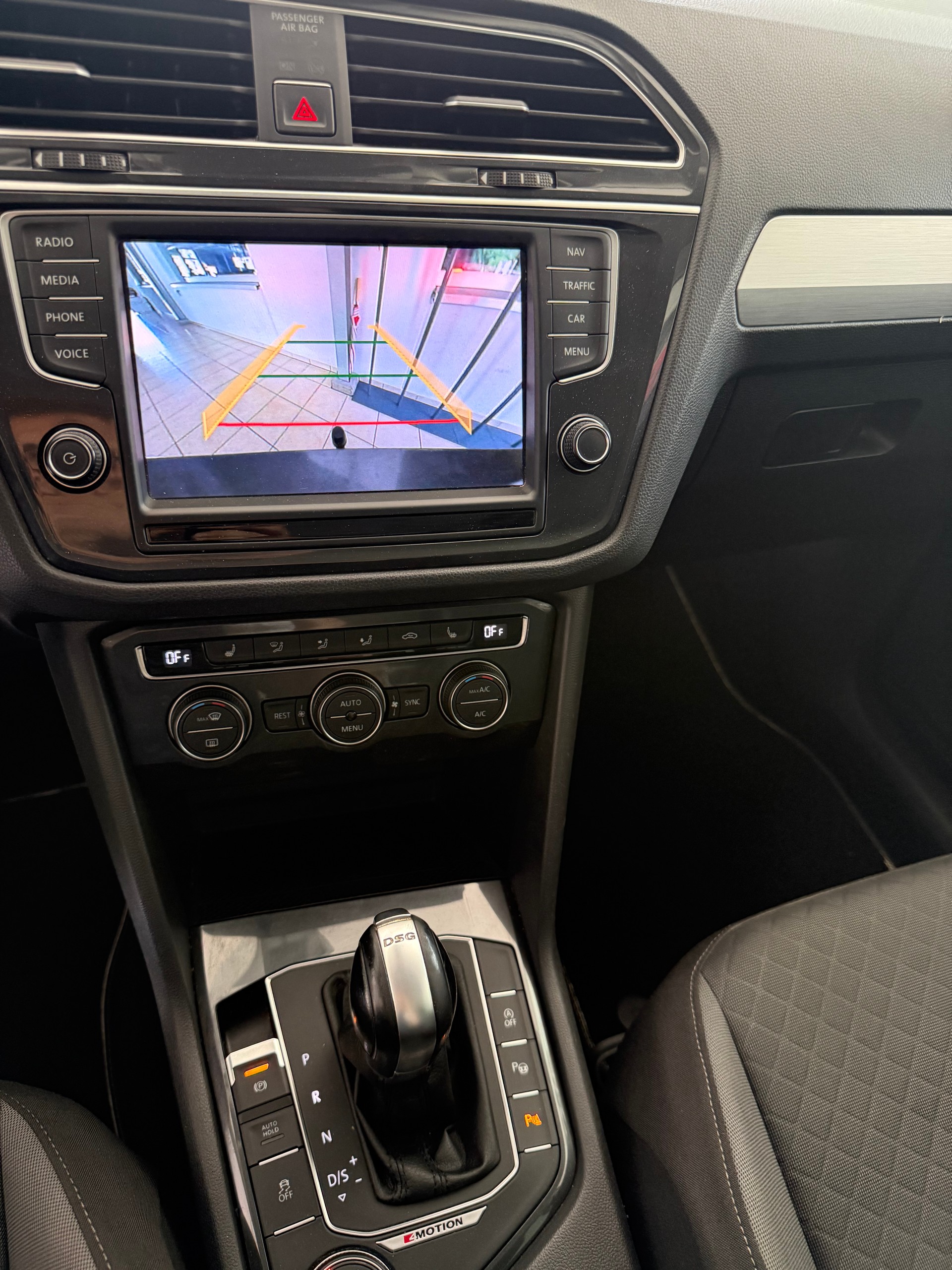 VW Tiguan 2.0 TDI SCR Comfortline 4Motion DSG-image-9