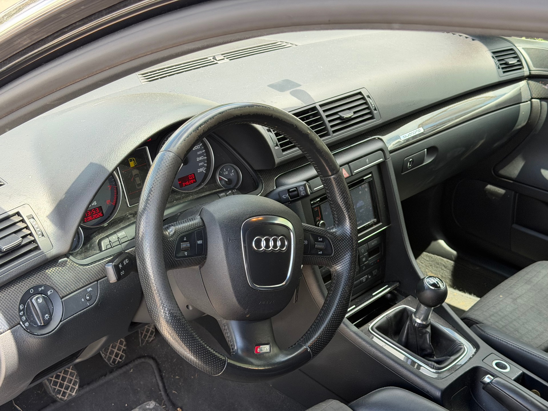 AUDI S4 Avant 4.2 V8 quattro-image-8