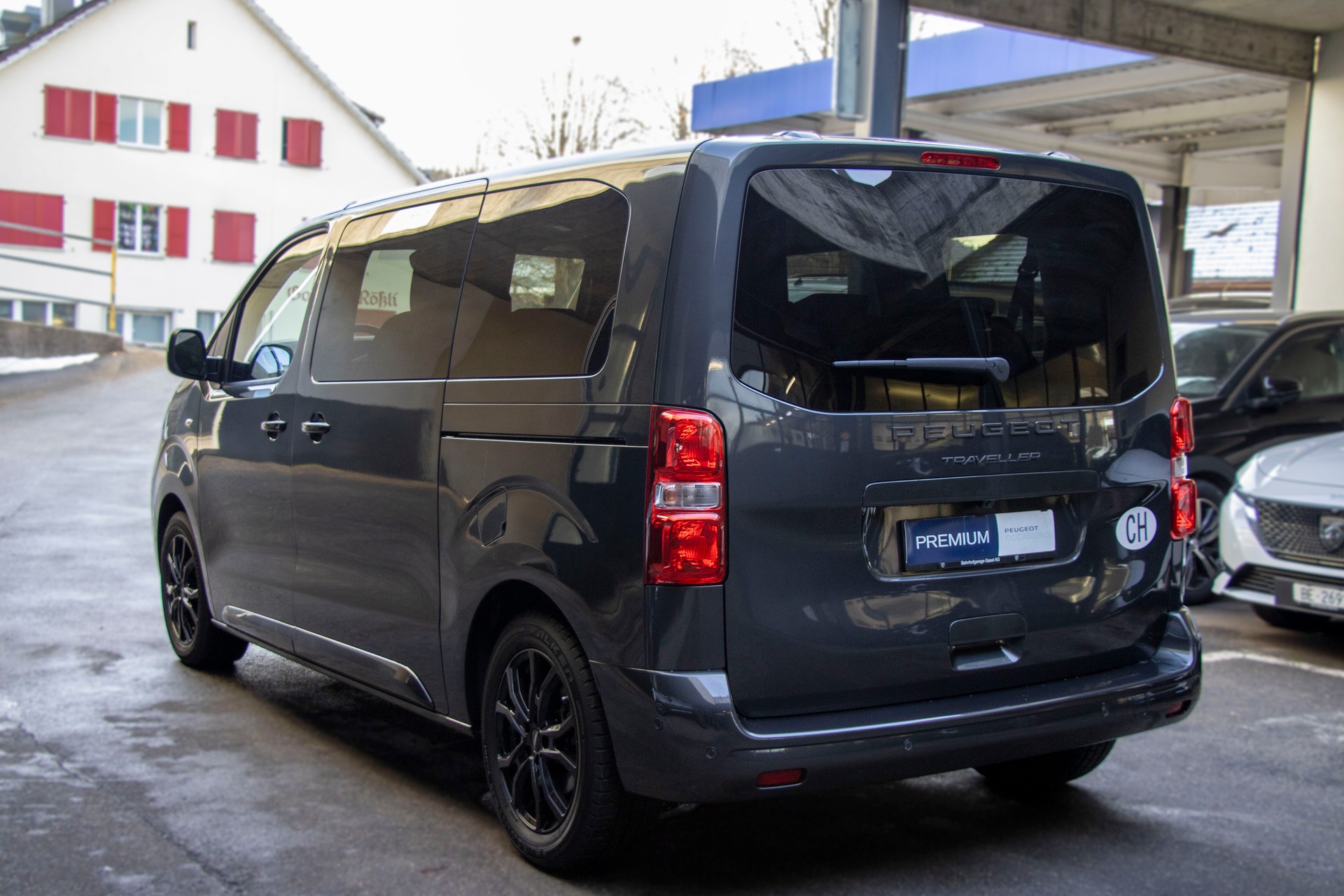 PEUGEOT Traveller 2.0 BlueHDi Business VIP Standard EAT8-showroom-element-1